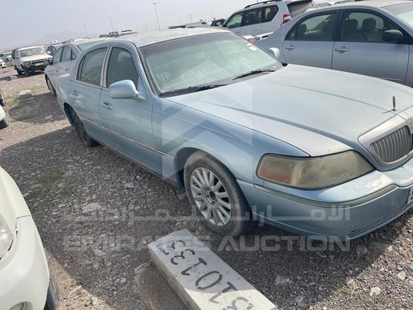 Photo 3 VIN: 1LNH18IWI5Y622734 - LINCOLN TOWN CAR 