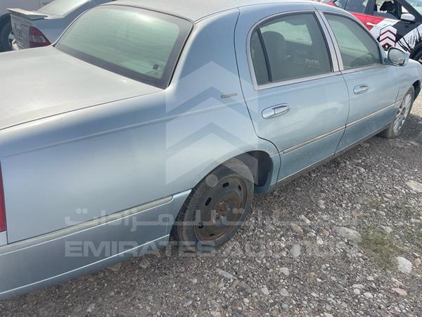 Photo 7 VIN: 1LNH18IWI5Y622734 - LINCOLN TOWN CAR 