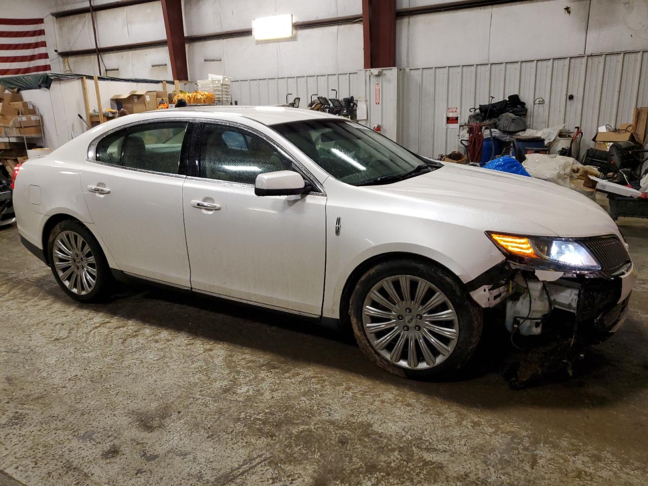 Photo 3 VIN: 1LNHL9DK1EG609425 - LINCOLN MKS 