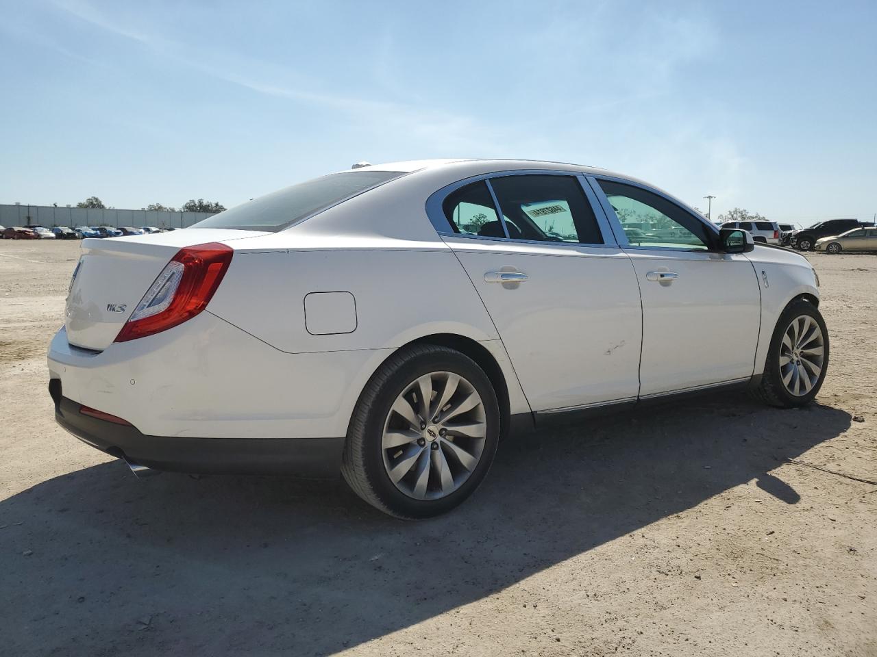 Photo 2 VIN: 1LNHL9DK2DG600912 - LINCOLN MKS 