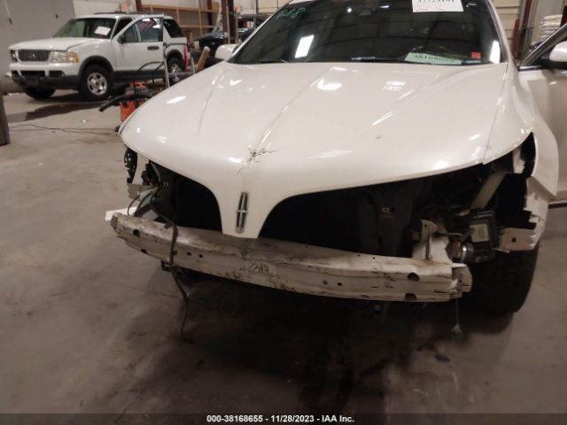 Photo 5 VIN: 1LNHL9DK4EG600654 - LINCOLN MKS 