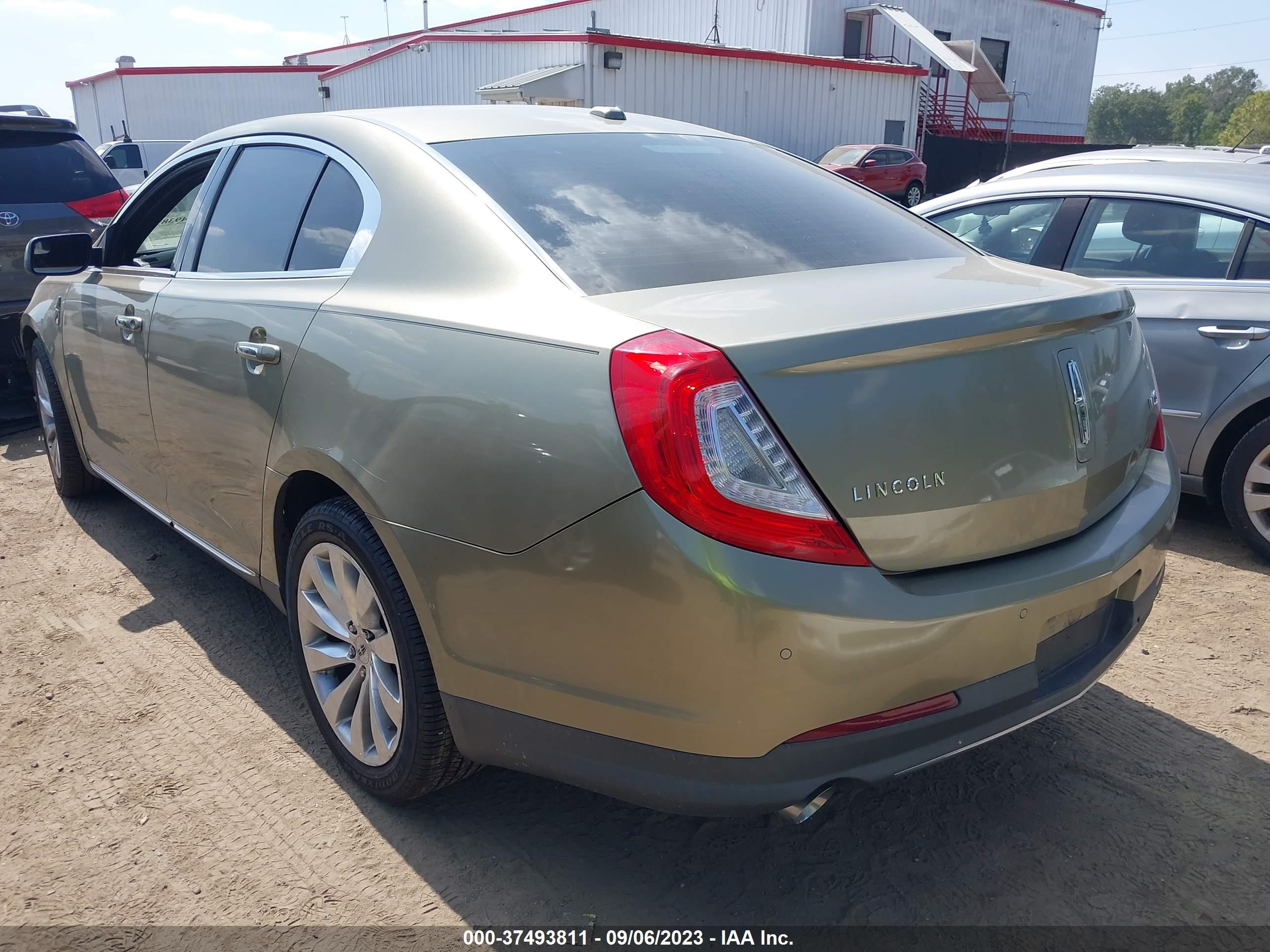 Photo 2 VIN: 1LNHL9DKXDG601516 - LINCOLN MKS 