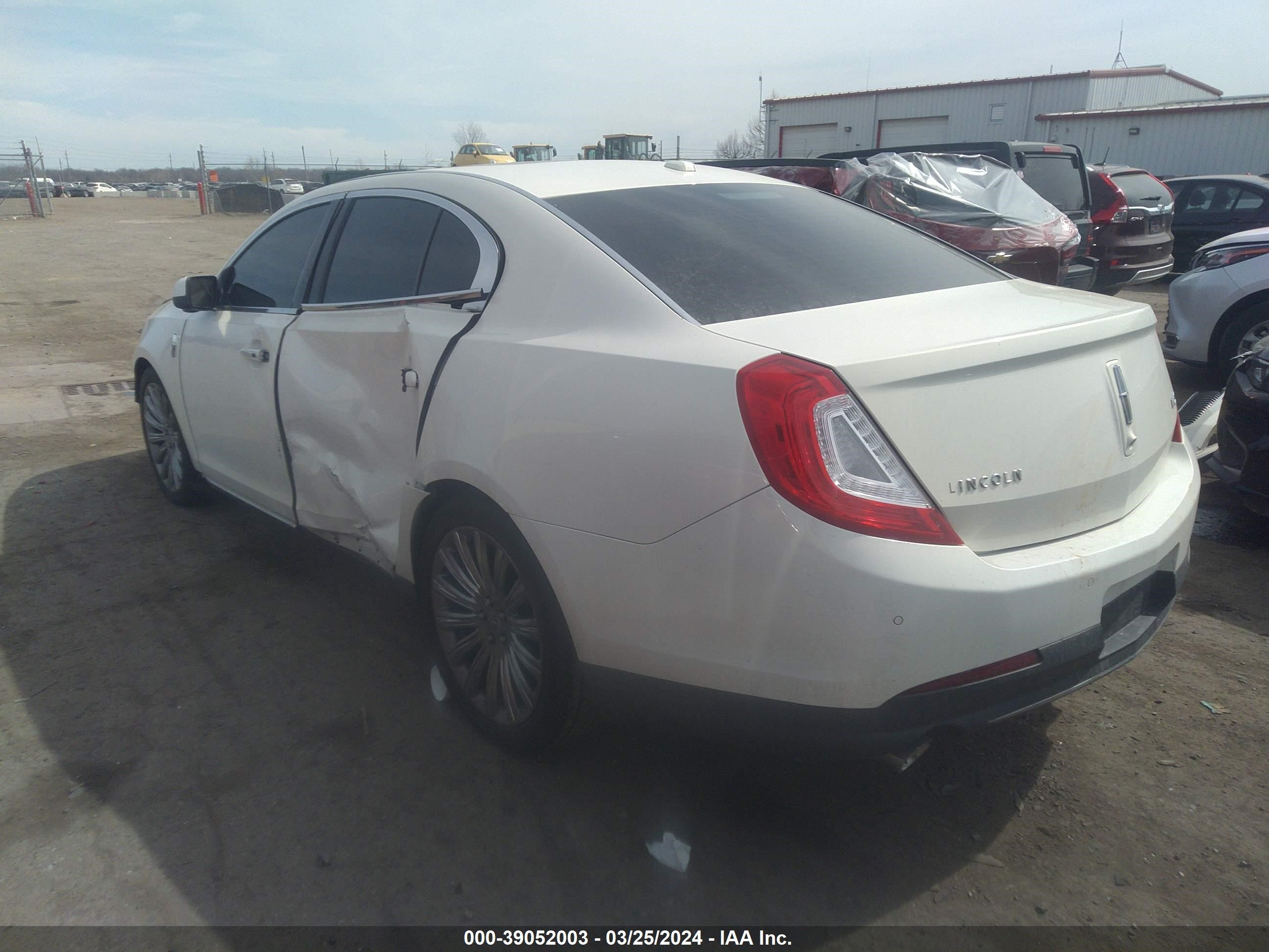 Photo 2 VIN: 1LNHL9DKXDG608823 - LINCOLN MKS 