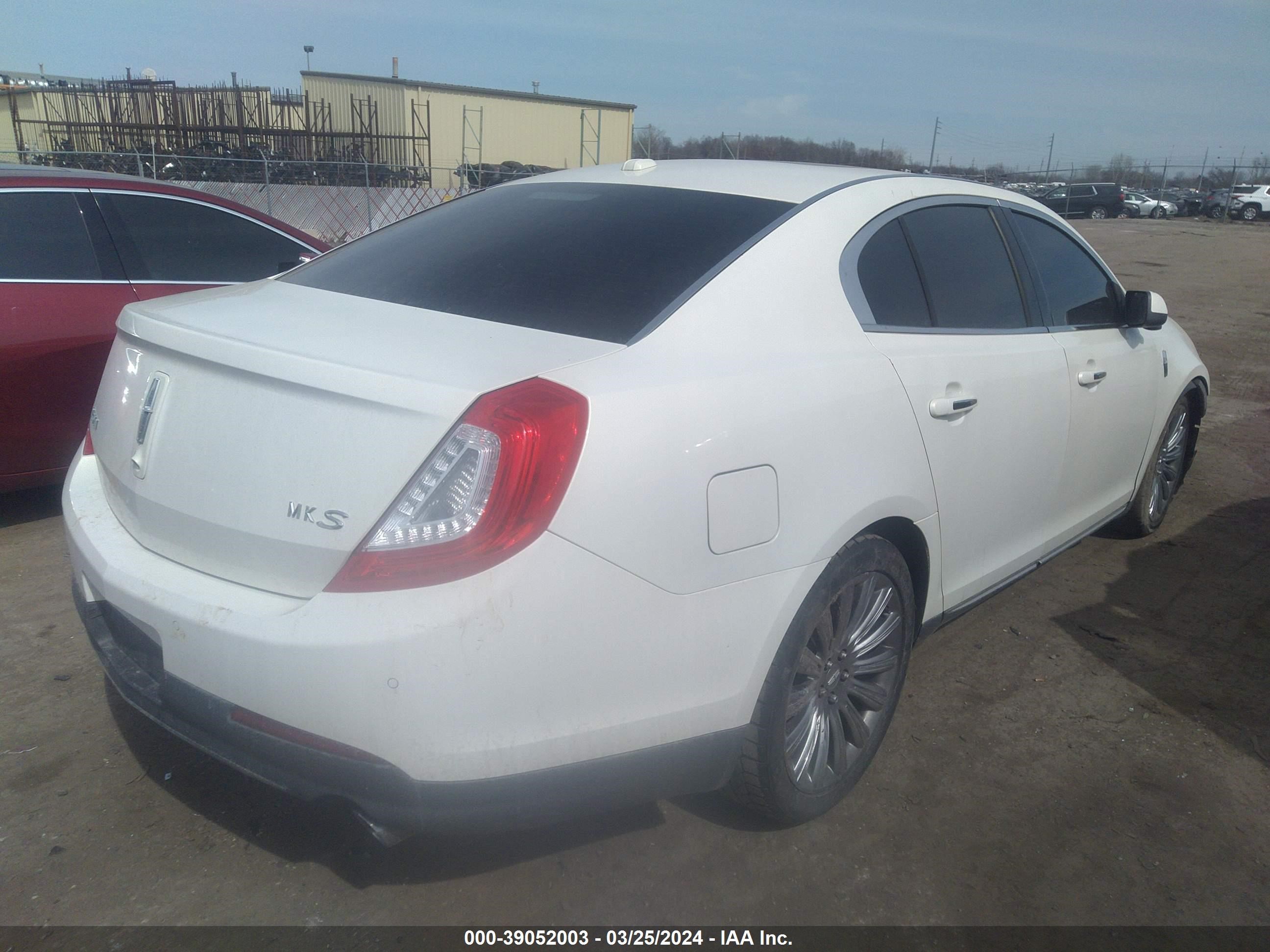 Photo 3 VIN: 1LNHL9DKXDG608823 - LINCOLN MKS 