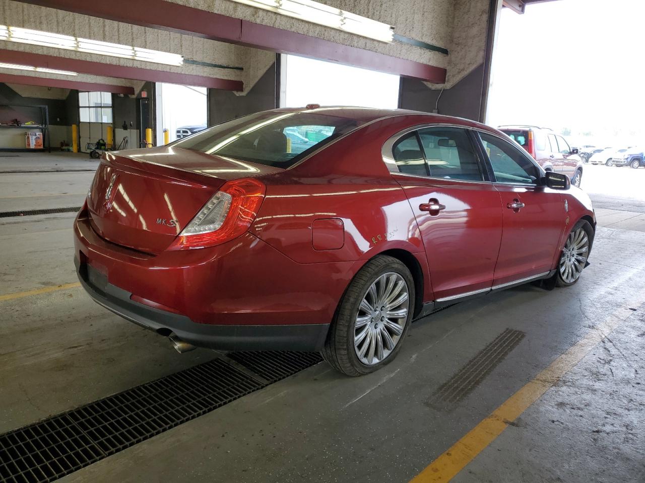 Photo 2 VIN: 1LNHL9DKXDG611513 - LINCOLN MKS 