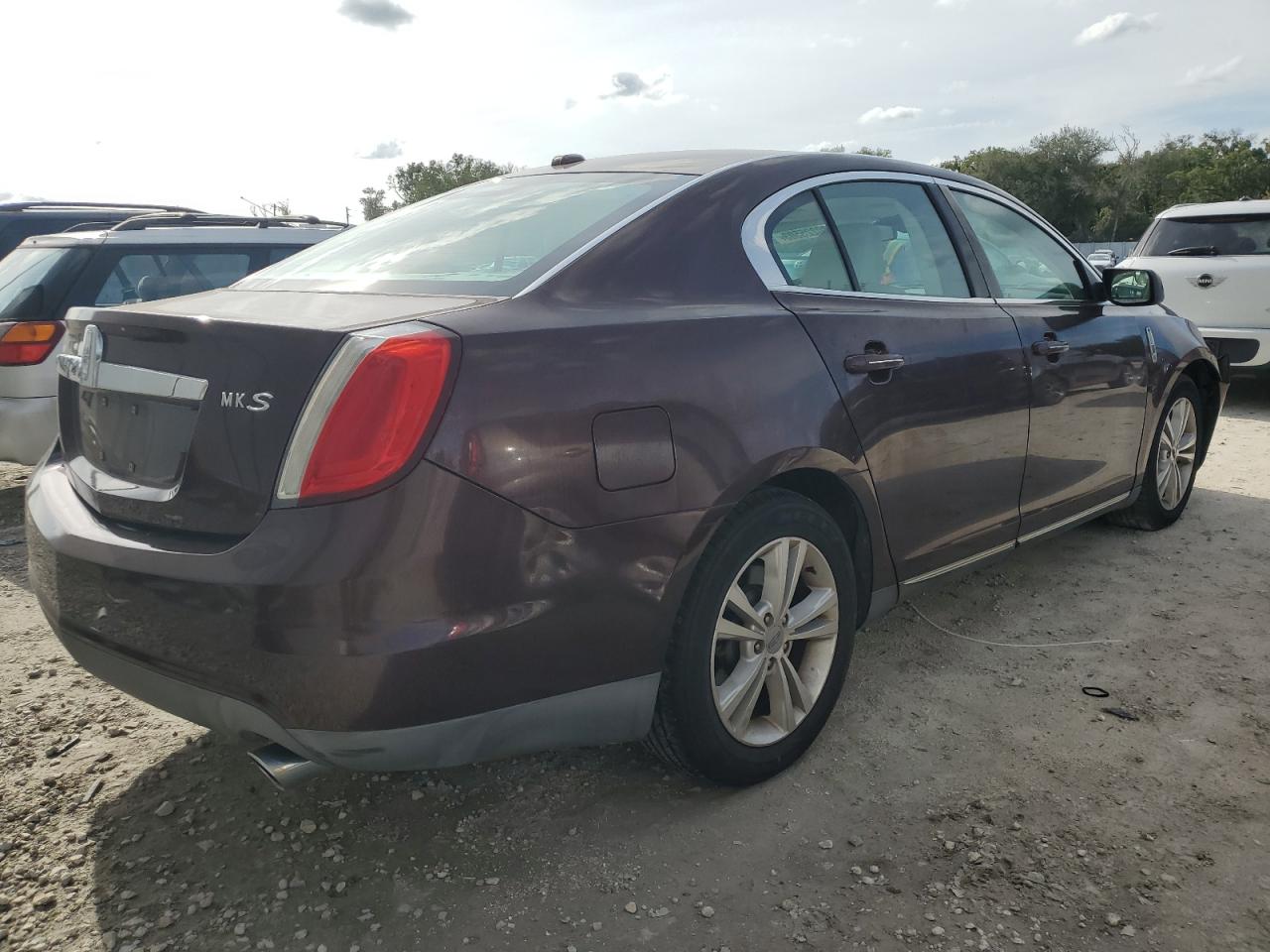 Photo 2 VIN: 1LNHL9DR1AG609755 - LINCOLN MKS 