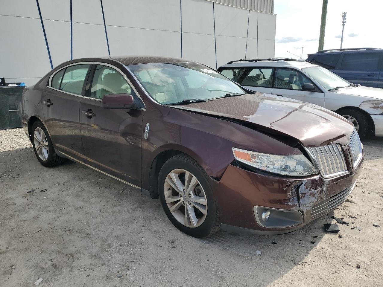 Photo 3 VIN: 1LNHL9DR1AG609755 - LINCOLN MKS 