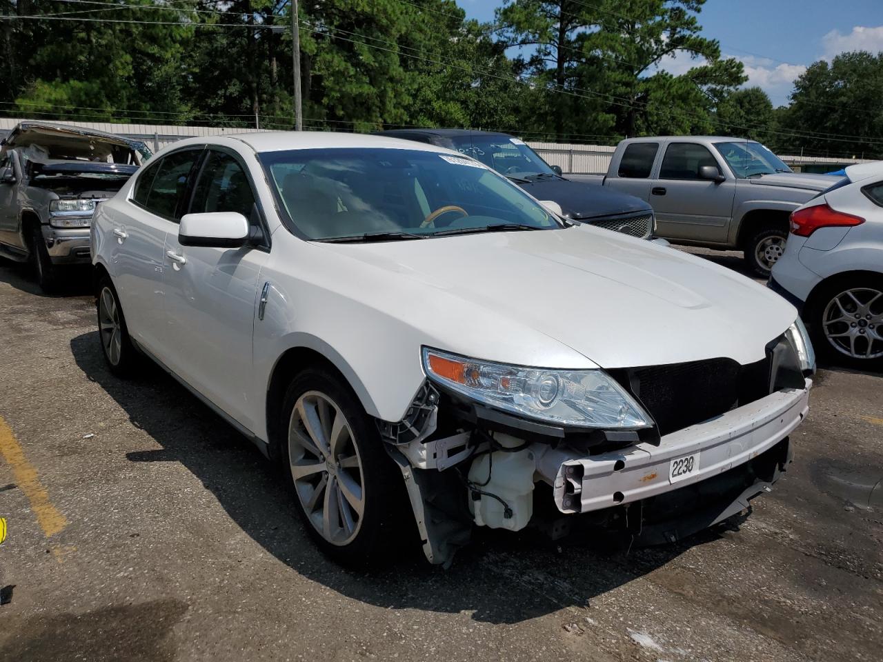 Photo 3 VIN: 1LNHL9DR2BG605084 - LINCOLN MKS 