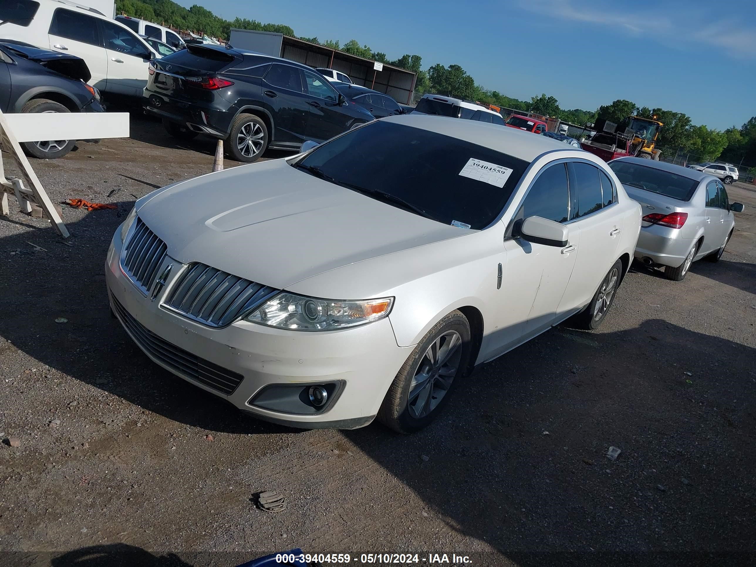 Photo 1 VIN: 1LNHL9DR3BG600900 - LINCOLN MKS 