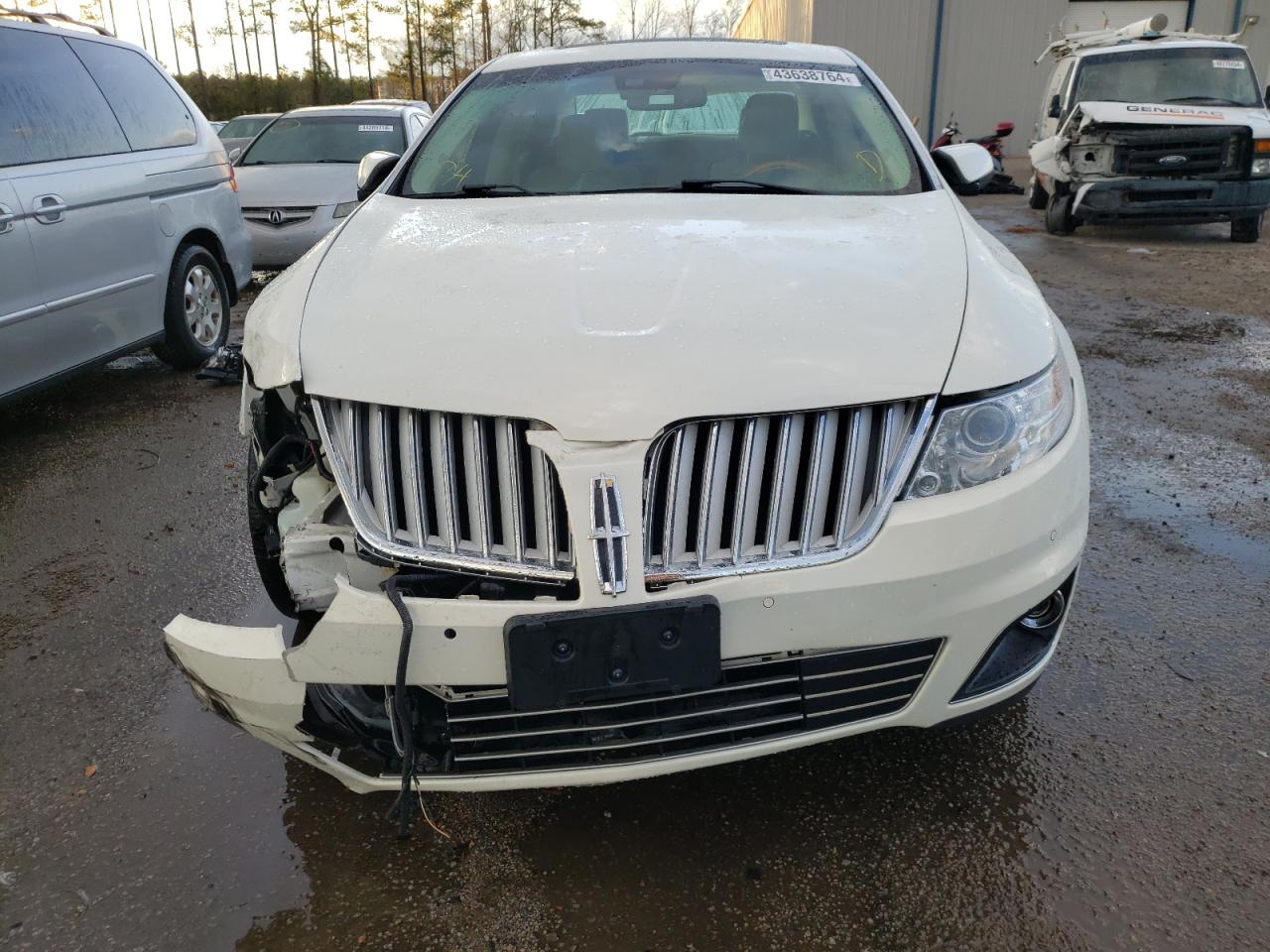 Photo 4 VIN: 1LNHL9DR3CG802038 - LINCOLN MKS 