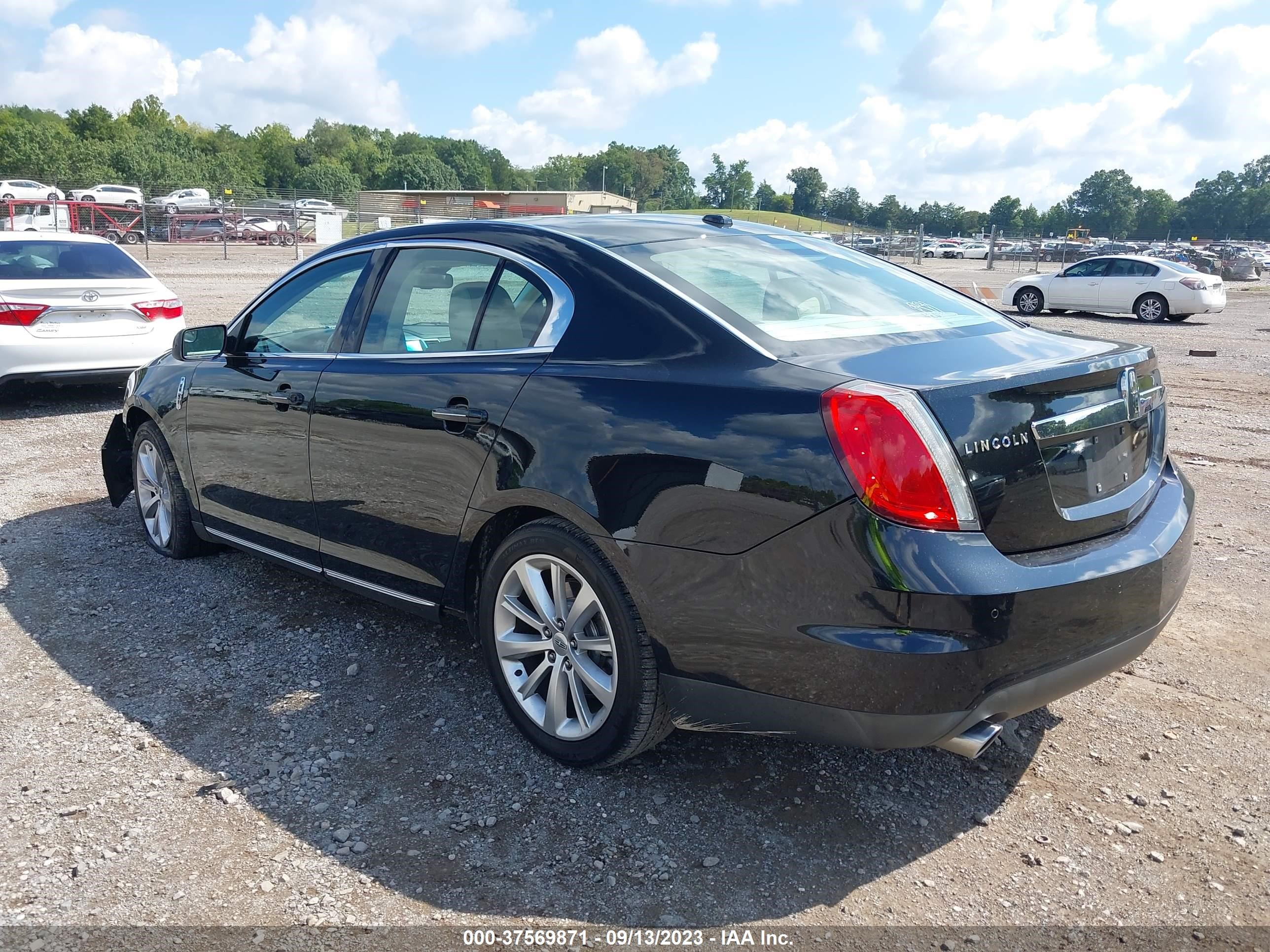 Photo 2 VIN: 1LNHL9DR5BG603085 - LINCOLN MKS 