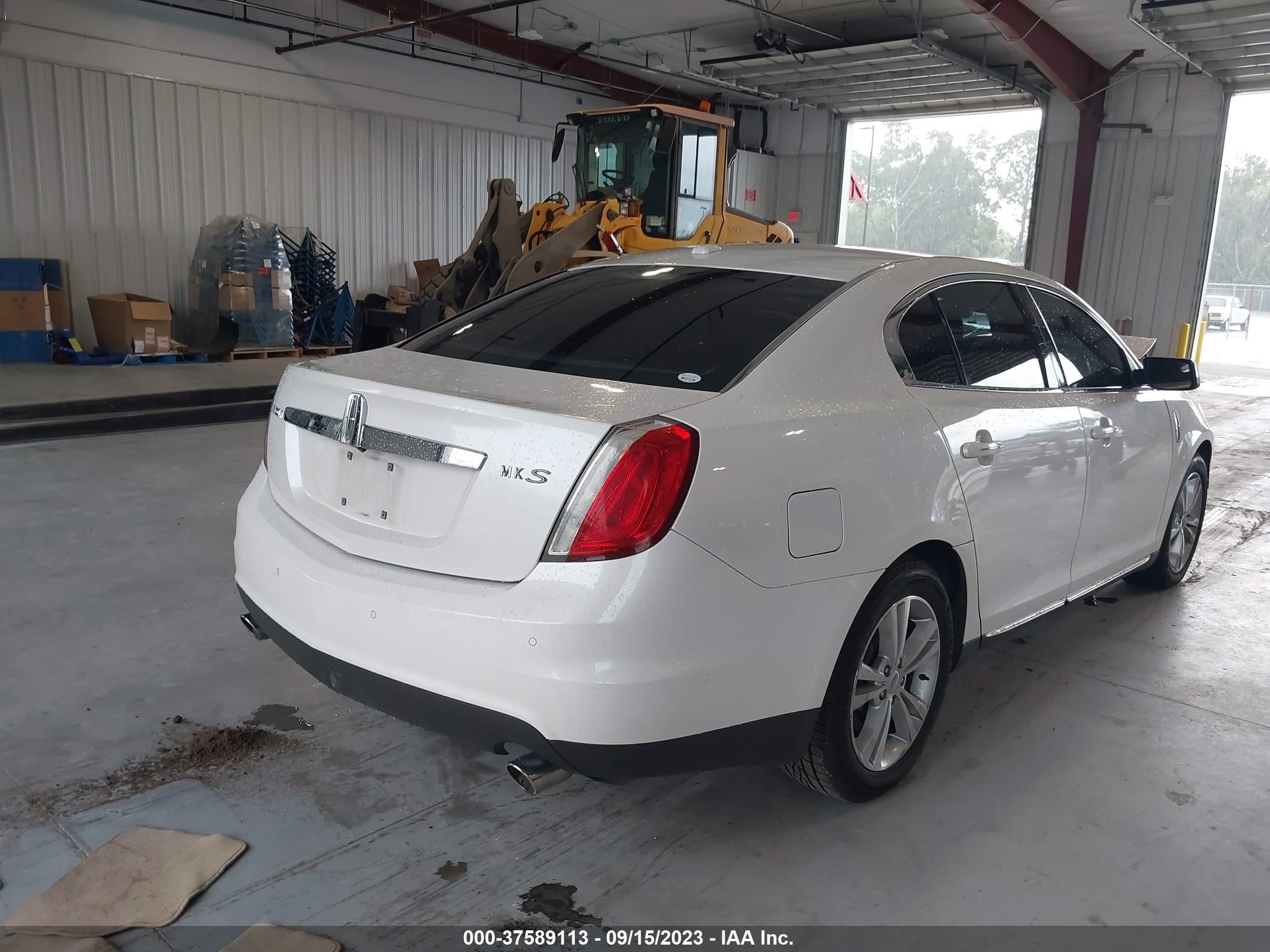 Photo 3 VIN: 1LNHL9DR6AG609492 - LINCOLN MKS 