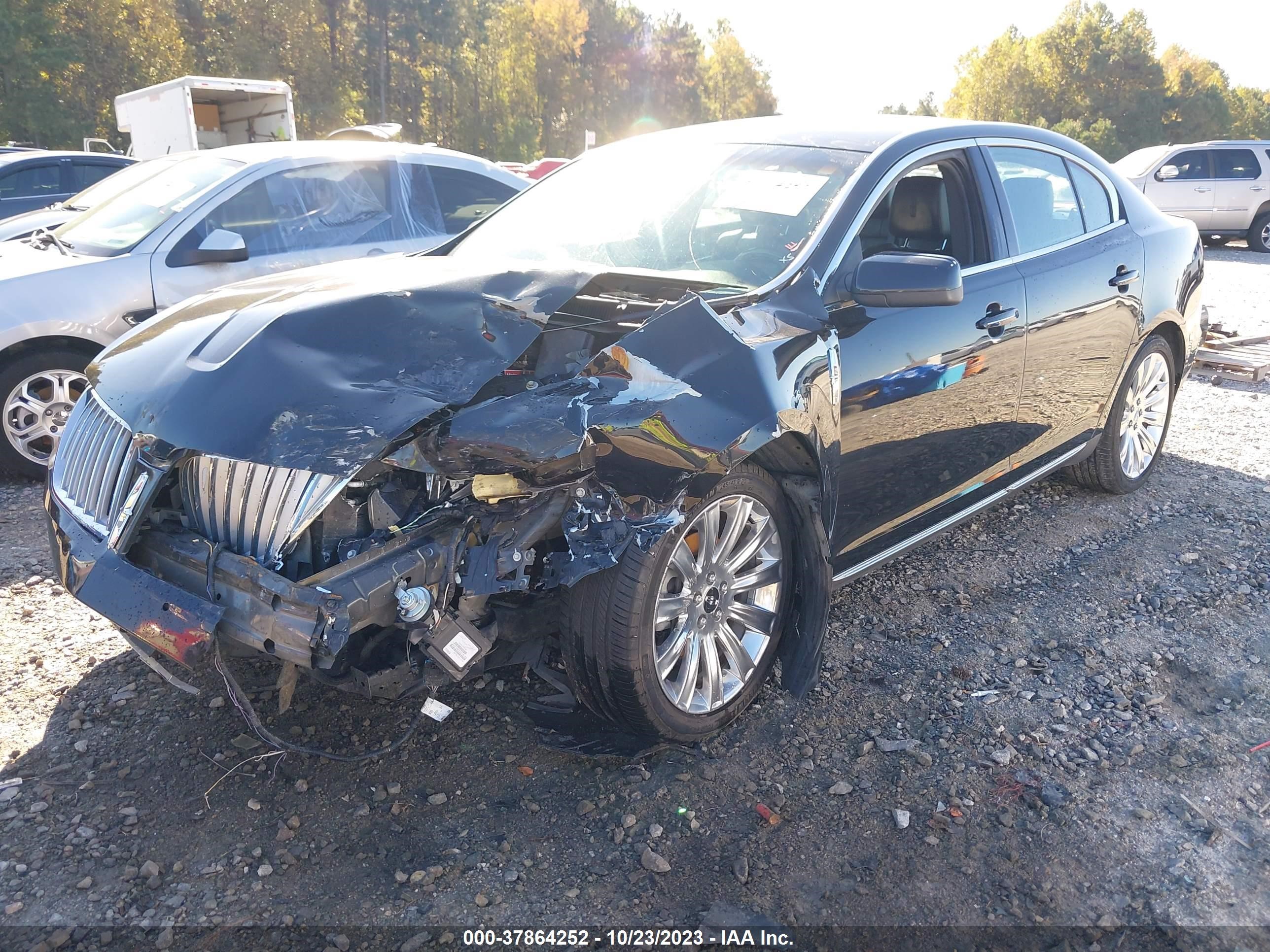 Photo 1 VIN: 1LNHL9DR8BG612749 - LINCOLN MKS 