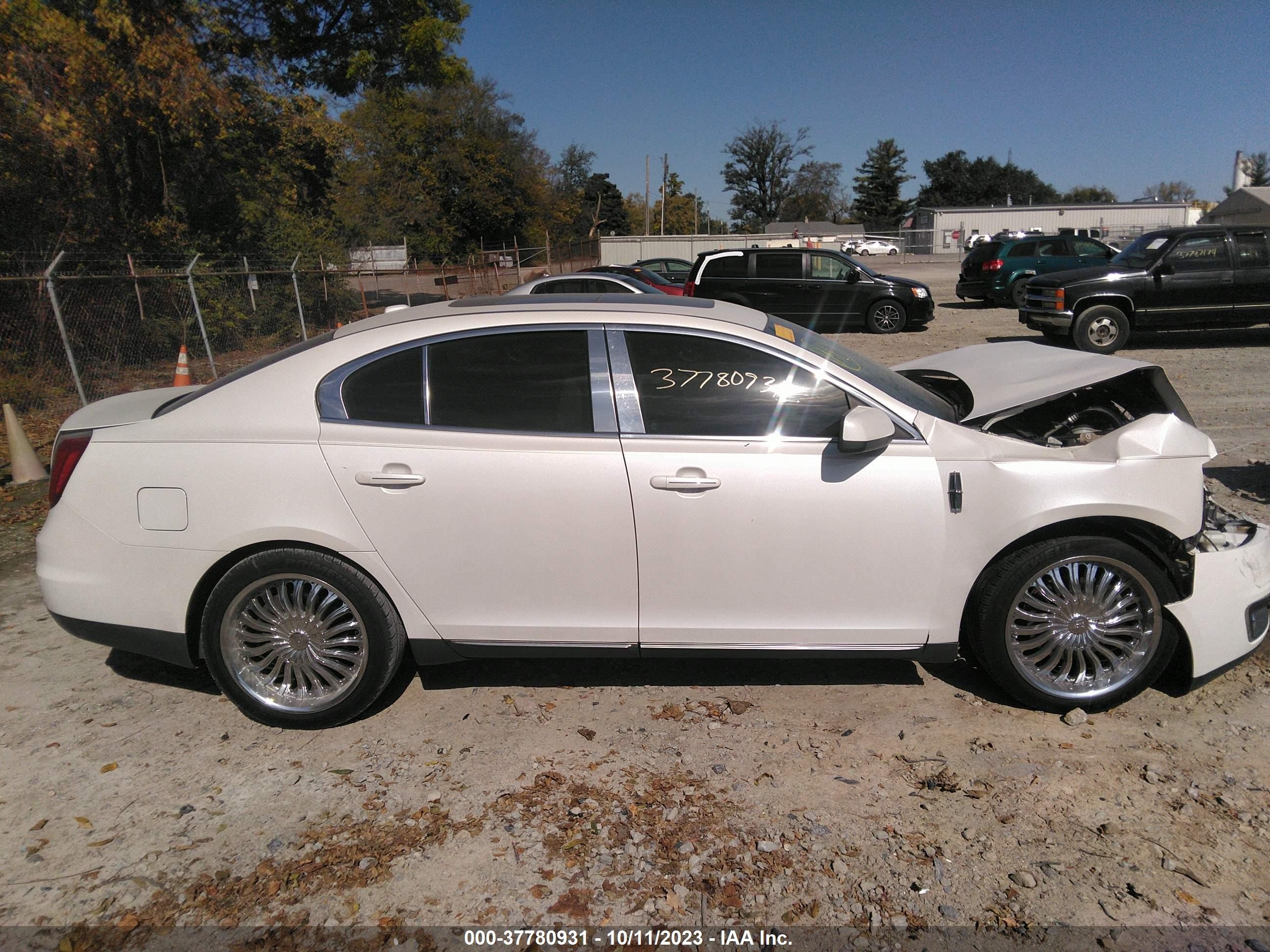 Photo 12 VIN: 1LNHL9DR9AG604058 - LINCOLN MKS 