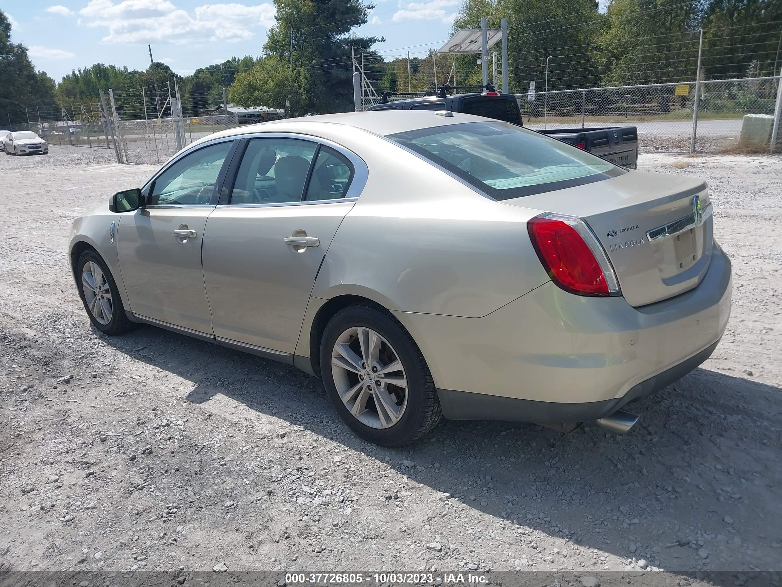 Photo 2 VIN: 1LNHL9DR9BG614025 - LINCOLN MKS 