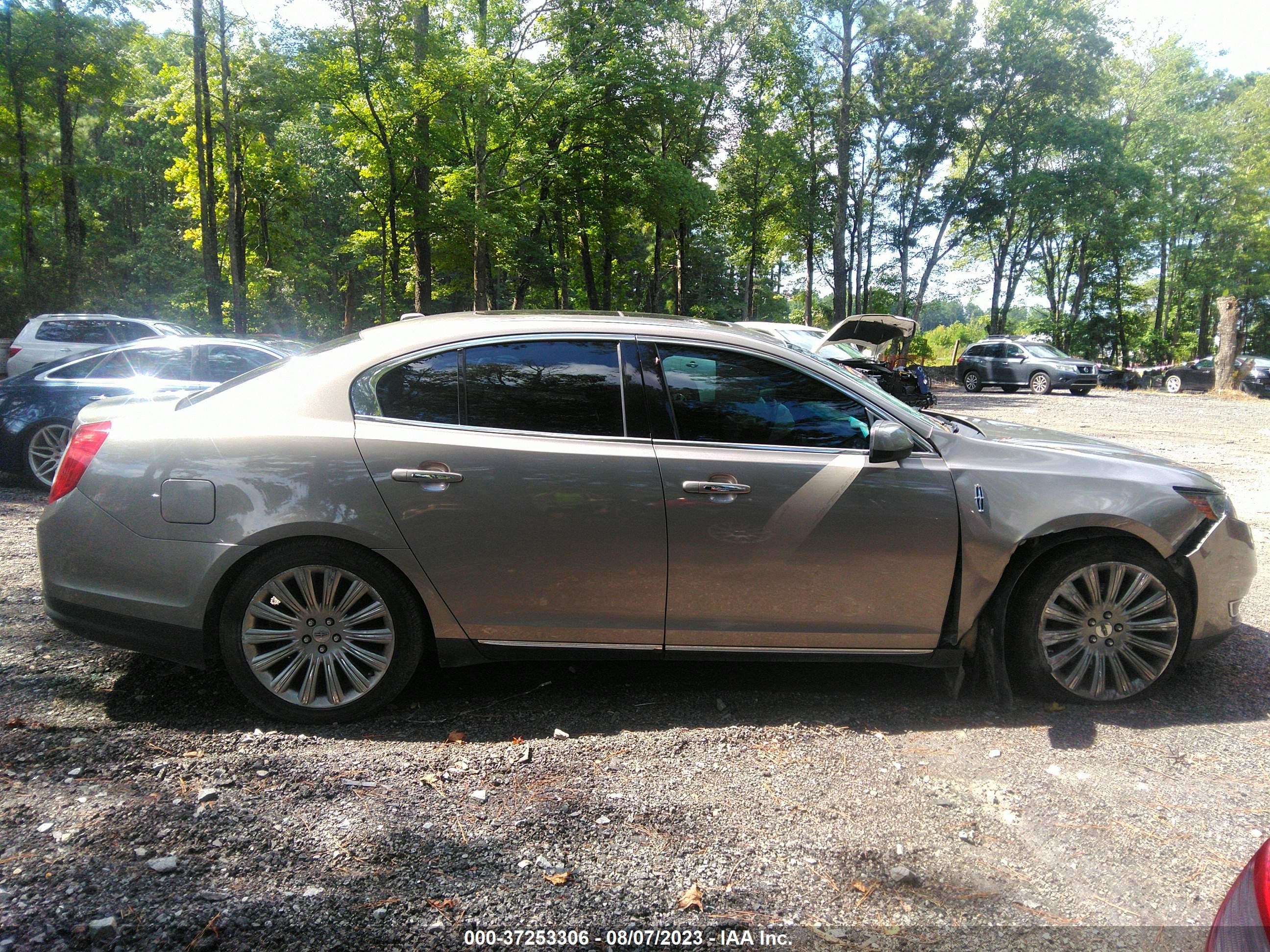 Photo 12 VIN: 1LNHL9EK5FG607614 - LINCOLN MKS 