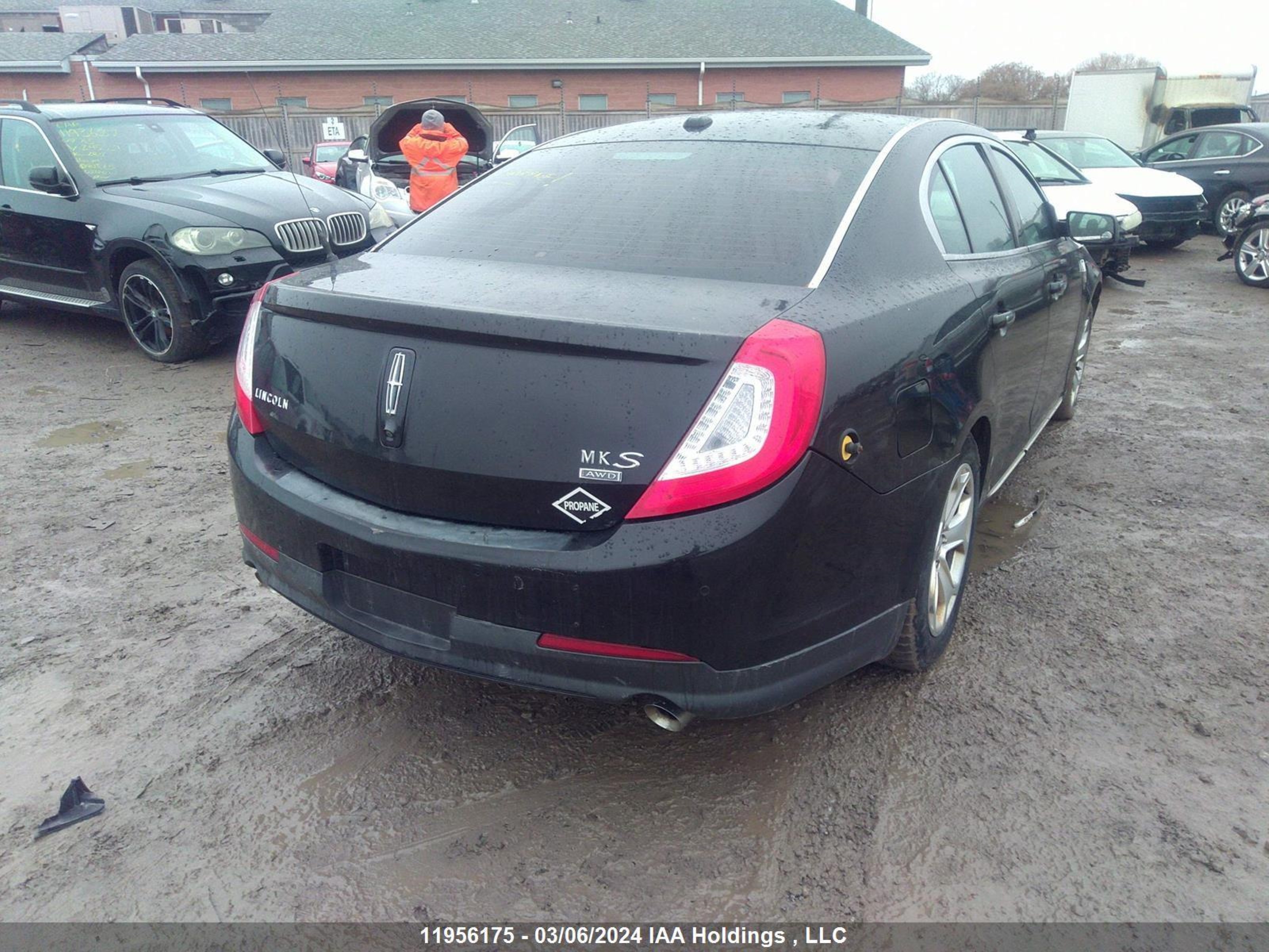 Photo 3 VIN: 1LNHL9EK8EG611574 - LINCOLN MKS 