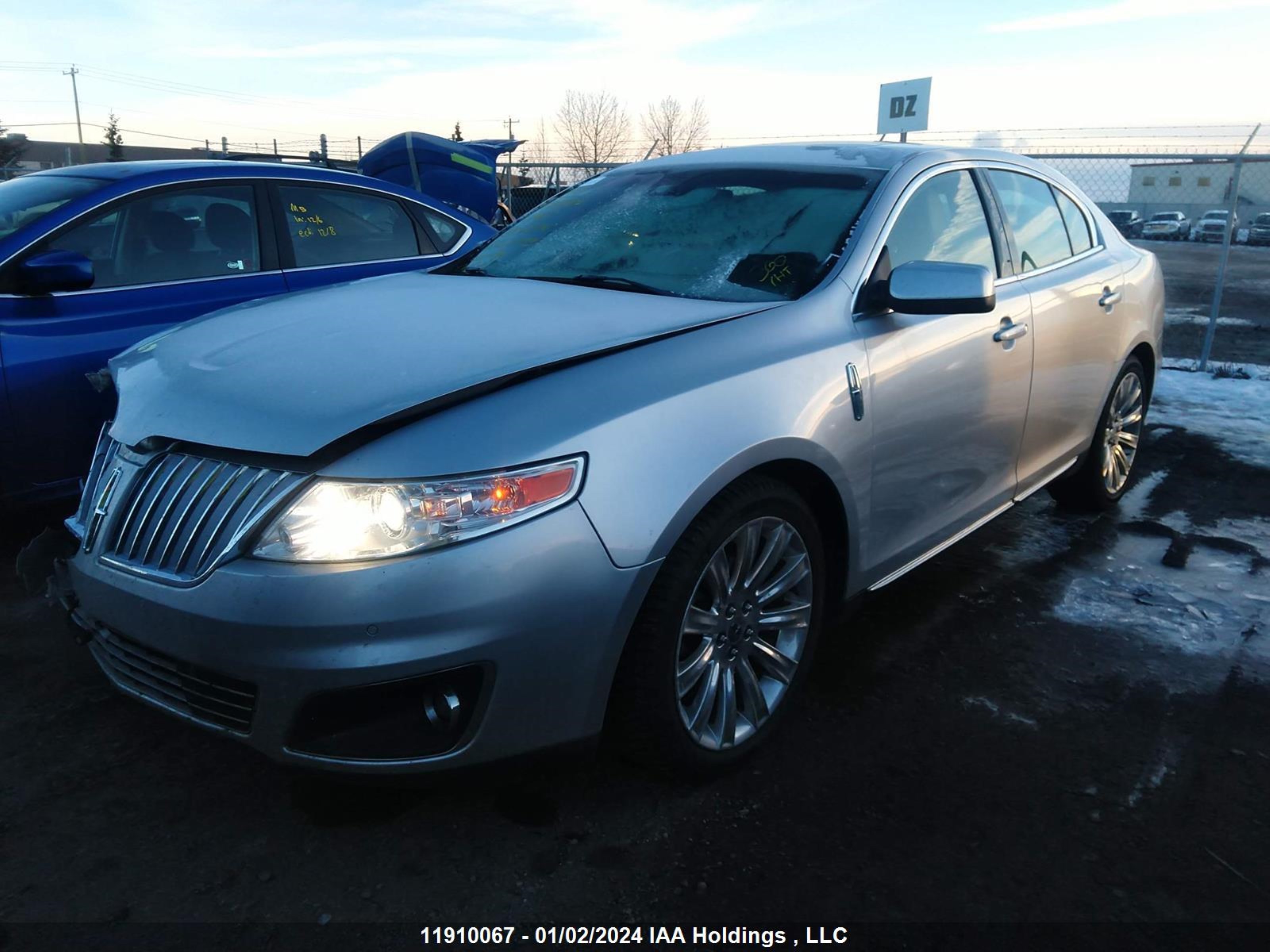 Photo 1 VIN: 1LNHL9ER5BG610990 - LINCOLN MKS 