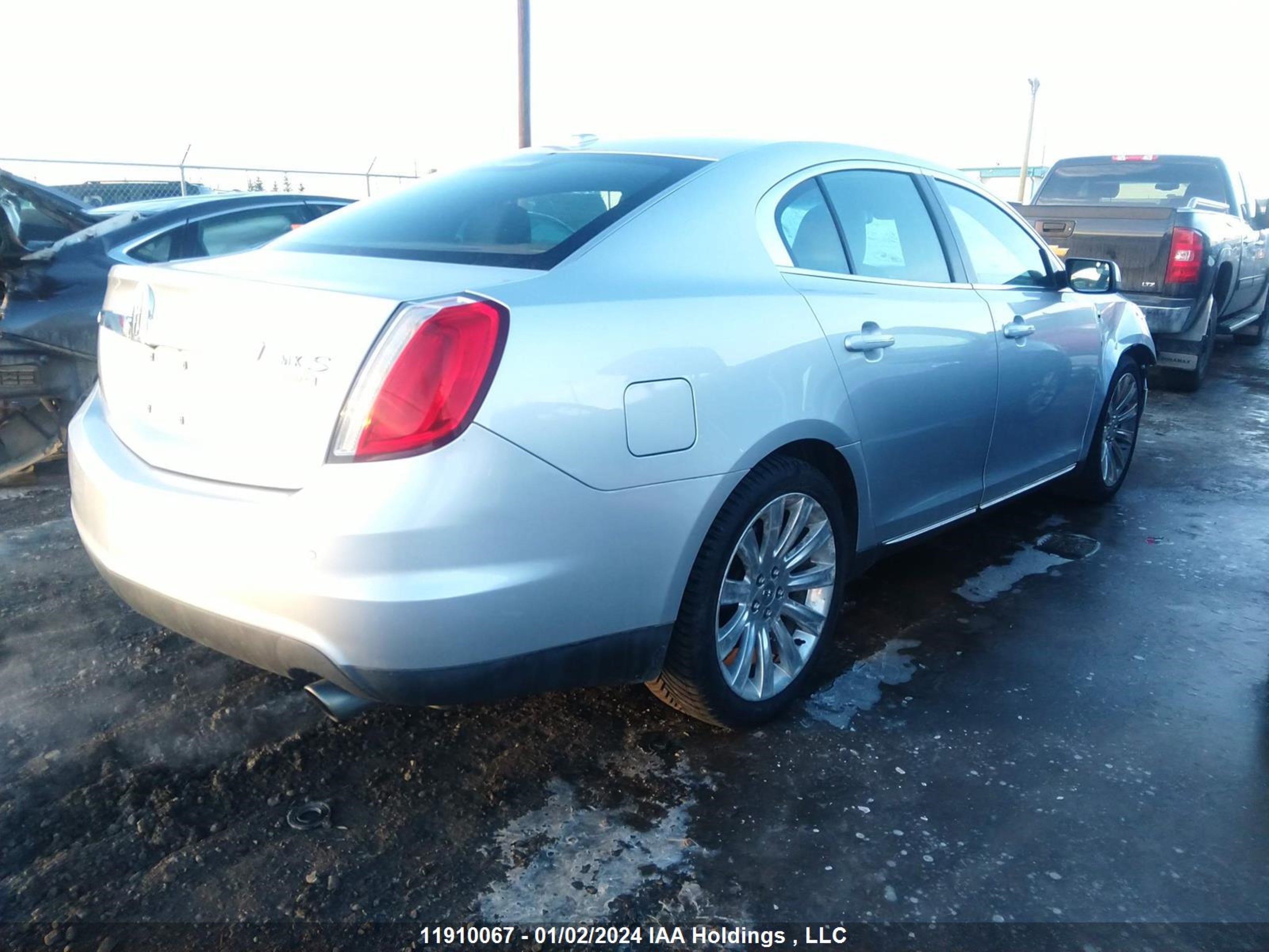 Photo 3 VIN: 1LNHL9ER5BG610990 - LINCOLN MKS 