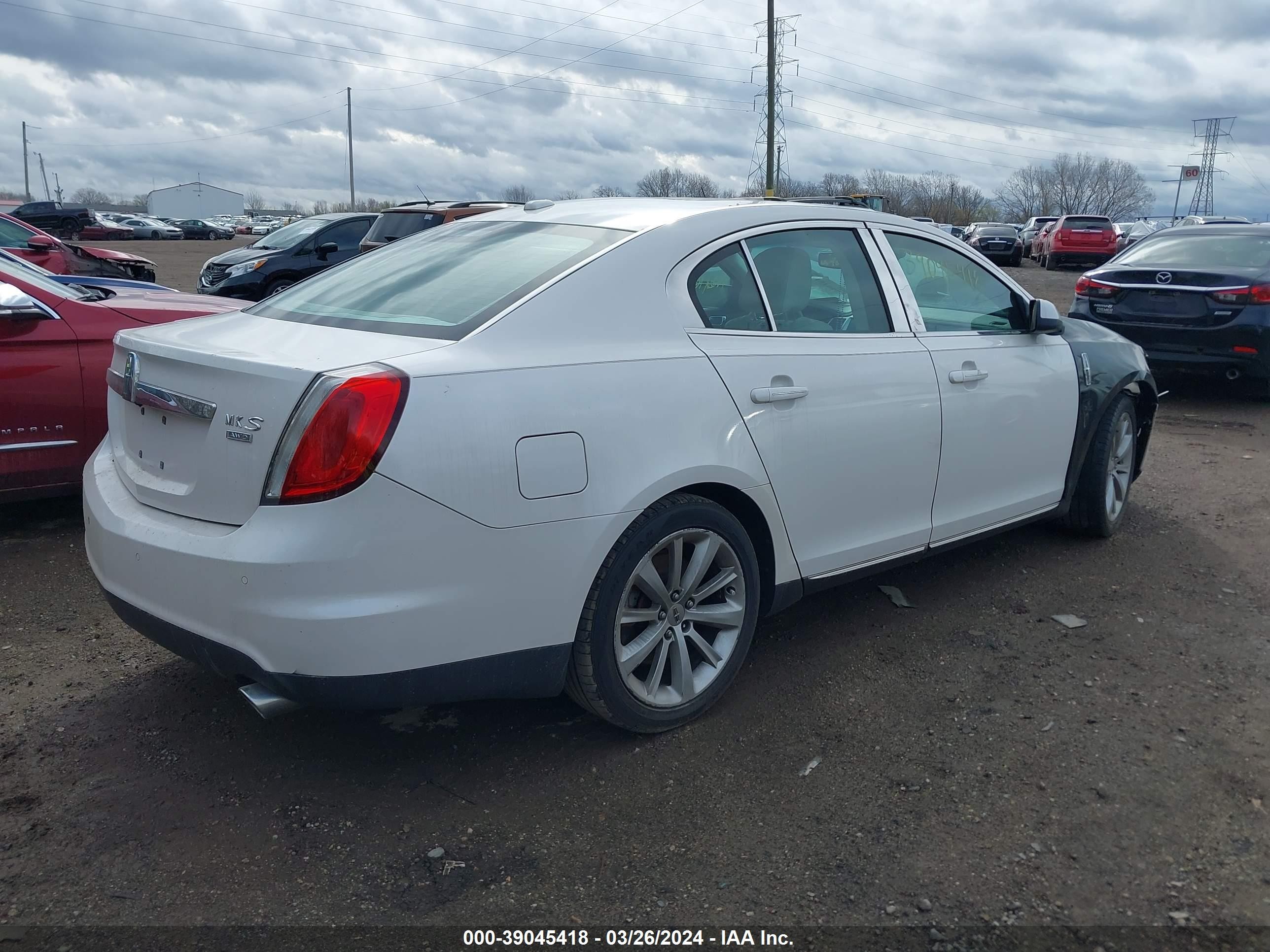 Photo 3 VIN: 1LNHL9ER5CG800094 - LINCOLN MKS 