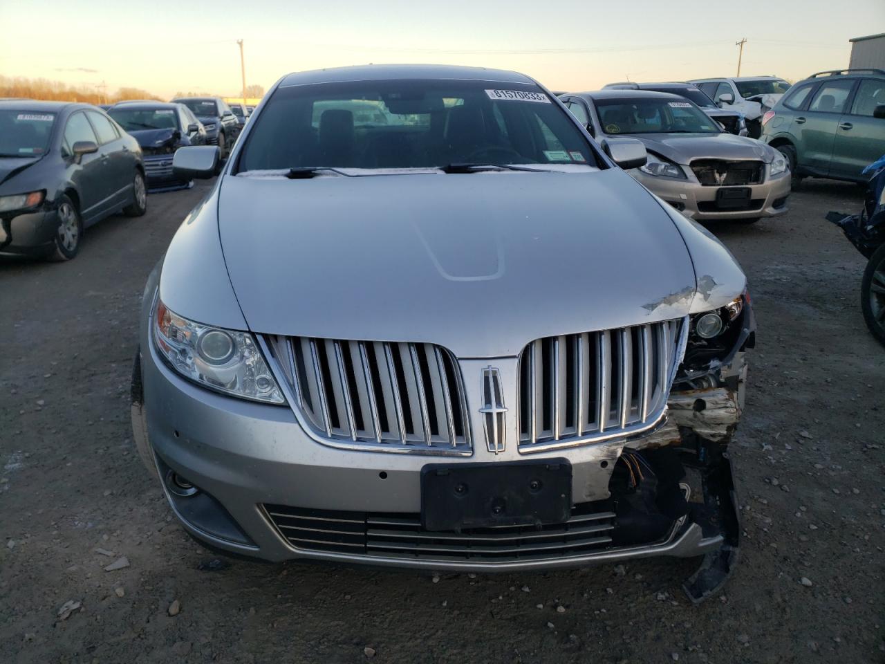 Photo 4 VIN: 1LNHL9ER5CG805425 - LINCOLN MKS 