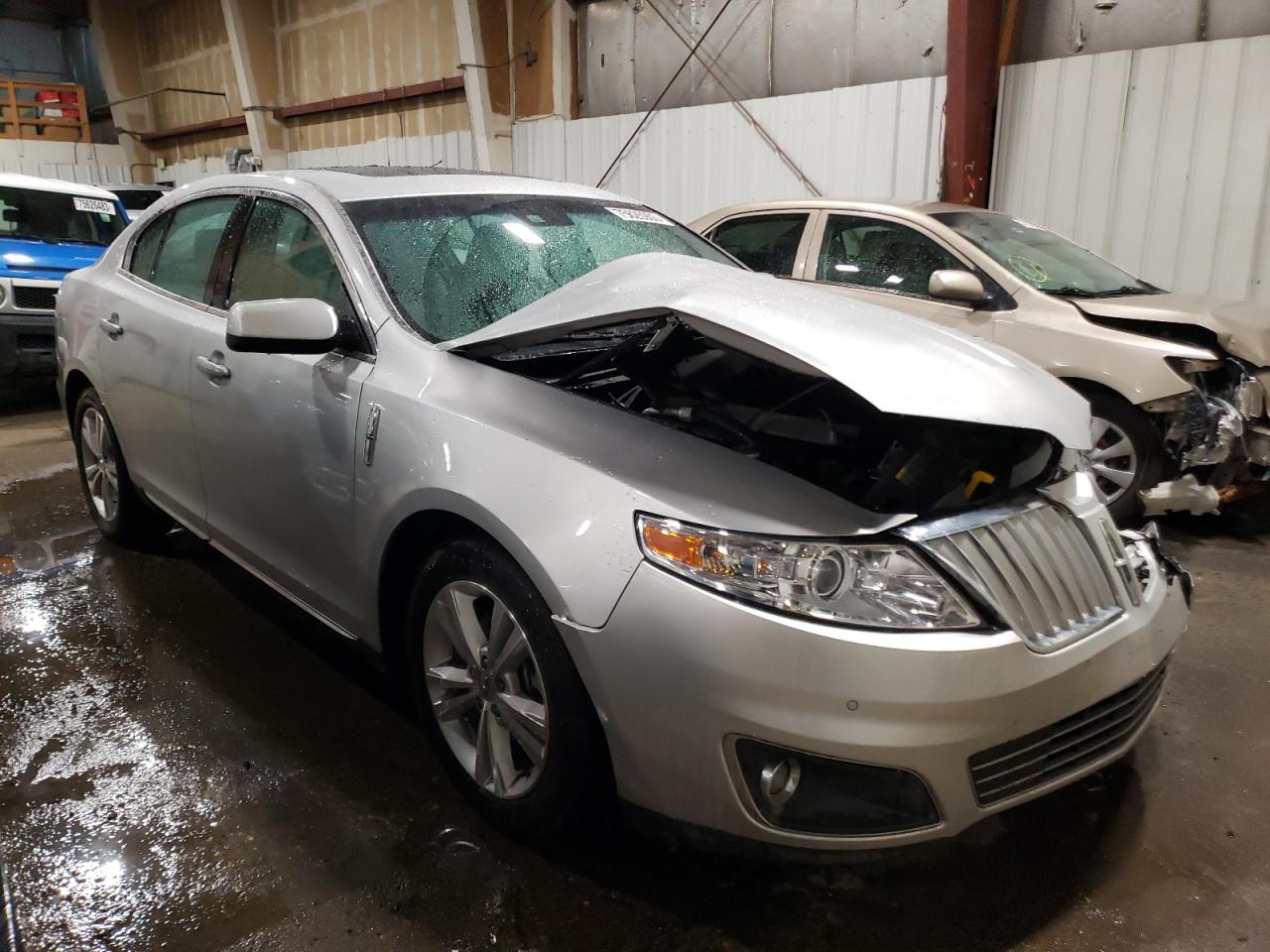 Photo 3 VIN: 1LNHL9ER6AG615940 - LINCOLN MKS 