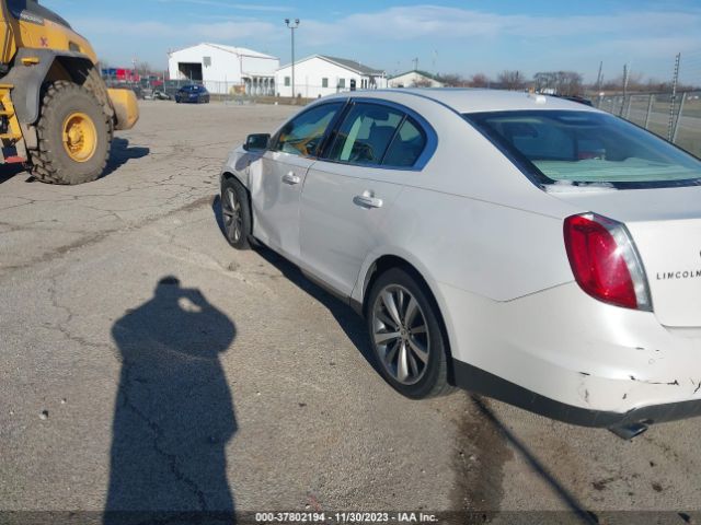 Photo 2 VIN: 1LNHL9ER8AG612957 - LINCOLN MKS 