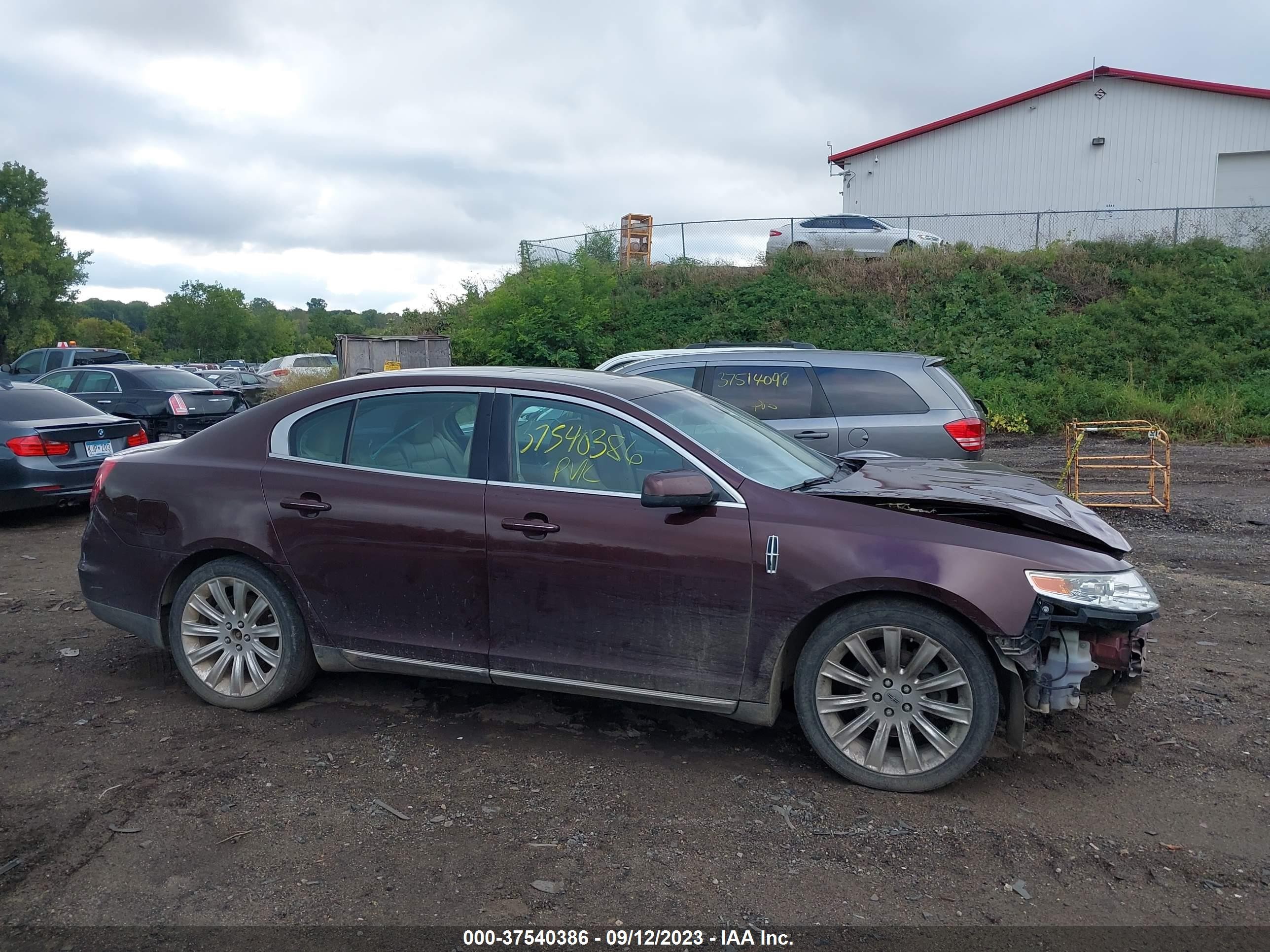 Photo 13 VIN: 1LNHL9ER9AG604673 - LINCOLN MKS 