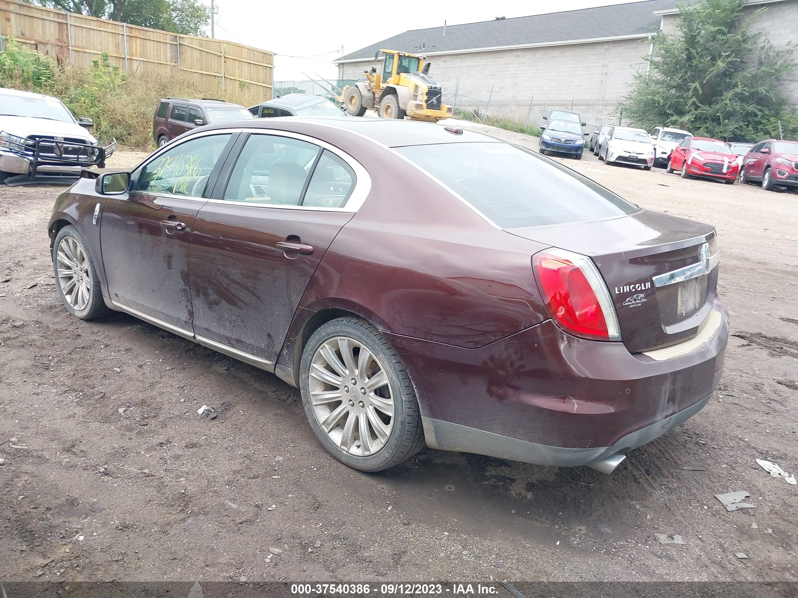 Photo 2 VIN: 1LNHL9ER9AG604673 - LINCOLN MKS 