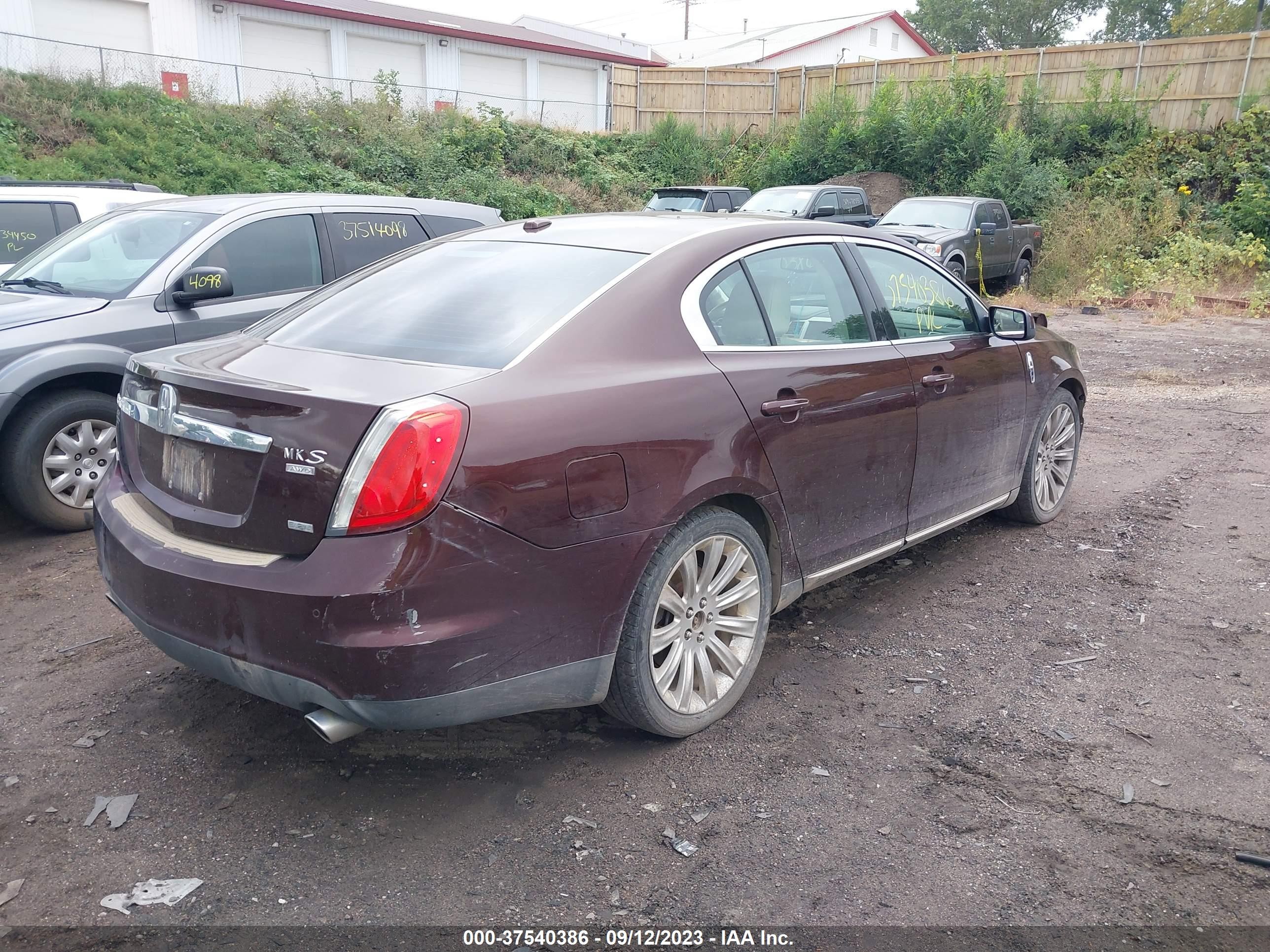 Photo 3 VIN: 1LNHL9ER9AG604673 - LINCOLN MKS 