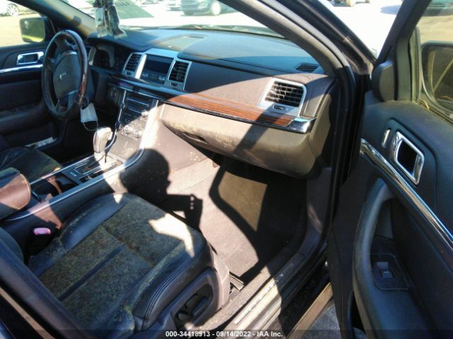 Photo 4 VIN: 1LNHL9ERXBG604750 - LINCOLN MKS 