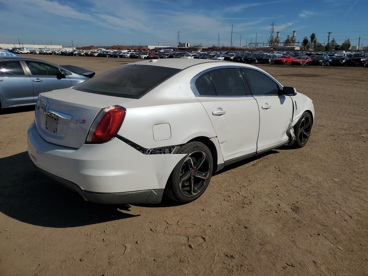 Photo 2 VIN: 1LNHL9FT3BG609508 - LINCOLN MKS 