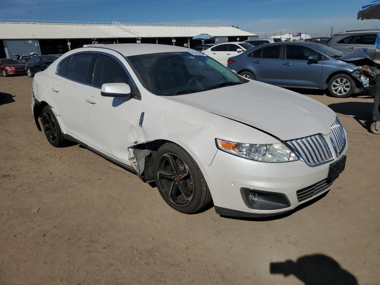 Photo 3 VIN: 1LNHL9FT3BG609508 - LINCOLN MKS 