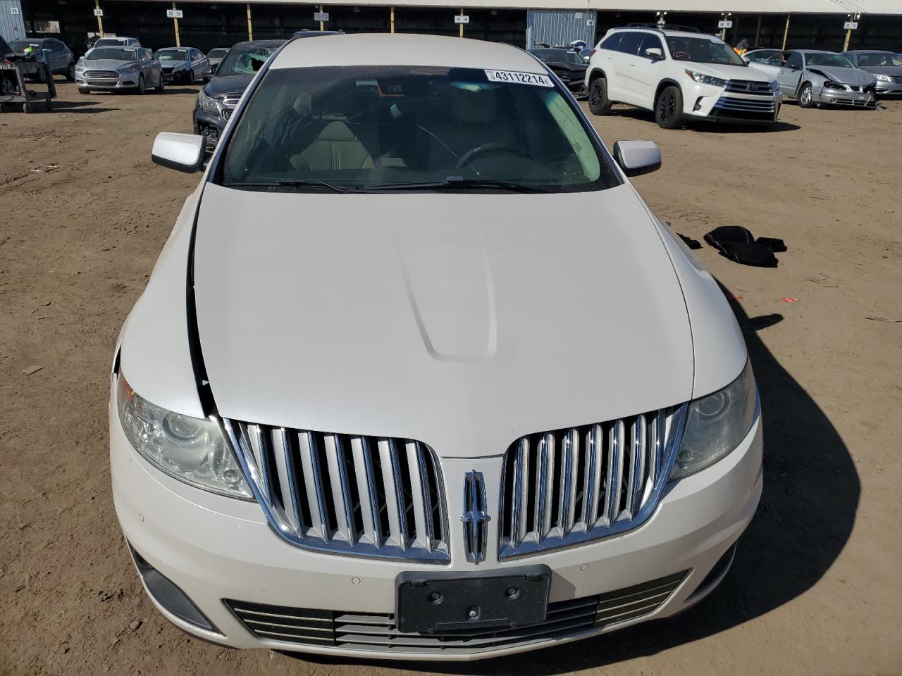 Photo 4 VIN: 1LNHL9FT3BG609508 - LINCOLN MKS 