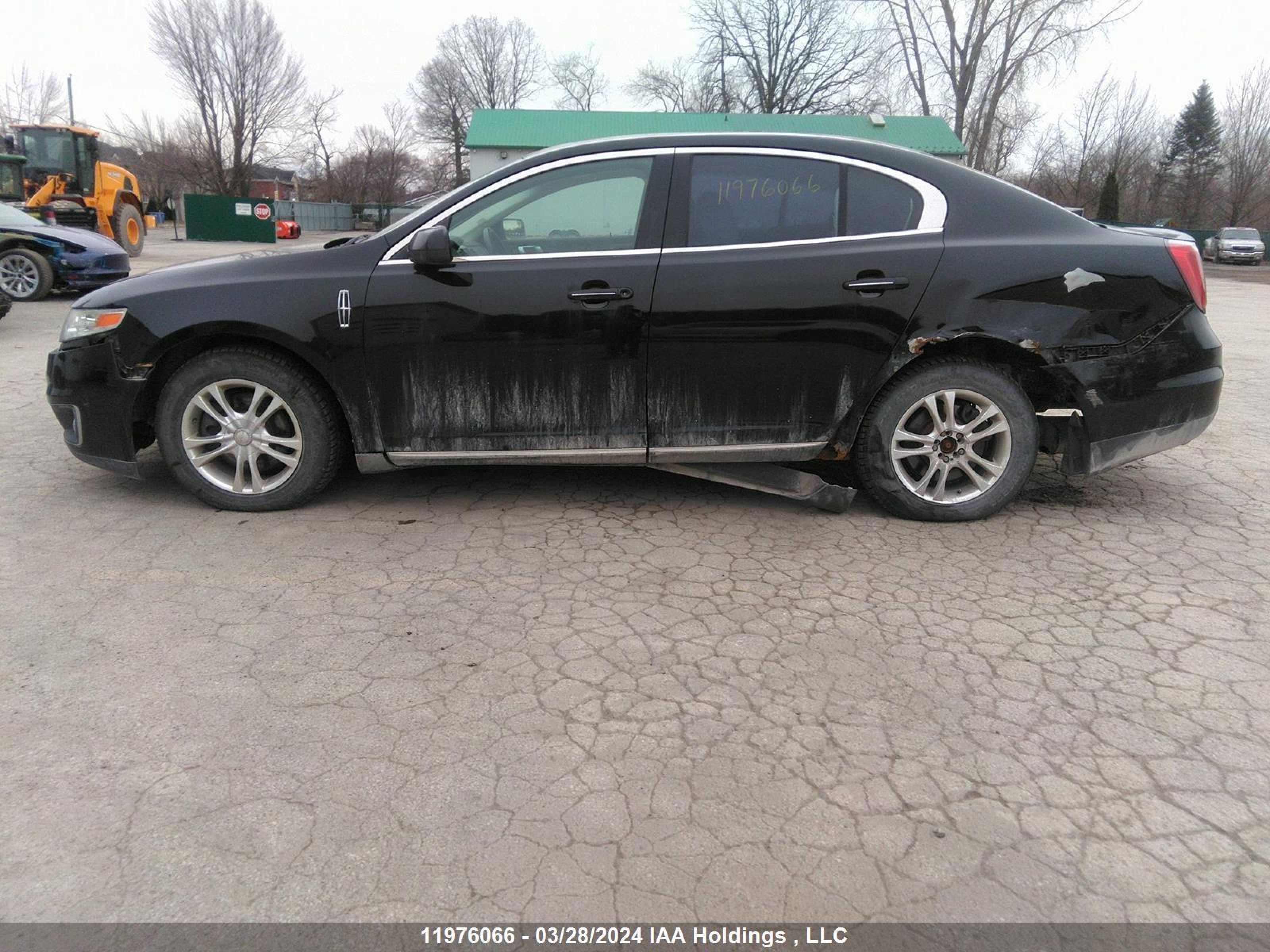 Photo 13 VIN: 1LNHL9FT4AG608169 - LINCOLN MKS 