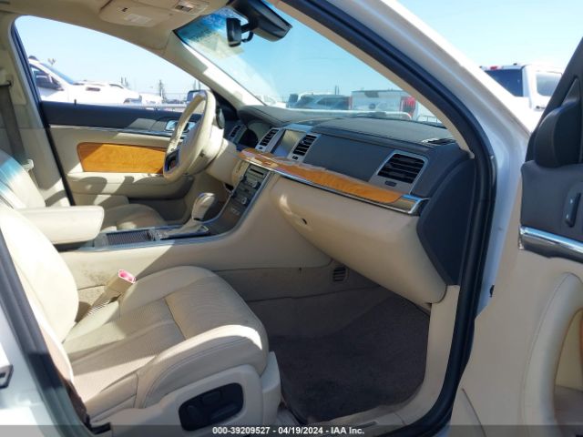 Photo 4 VIN: 1LNHL9FT4AG611718 - LINCOLN MKS 