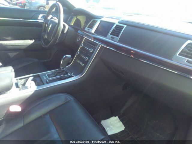 Photo 4 VIN: 1LNHL9FT4BG608819 - LINCOLN MKS 