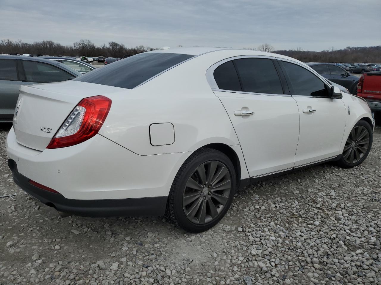 Photo 2 VIN: 1LNHL9FT4DG604238 - LINCOLN MKS 