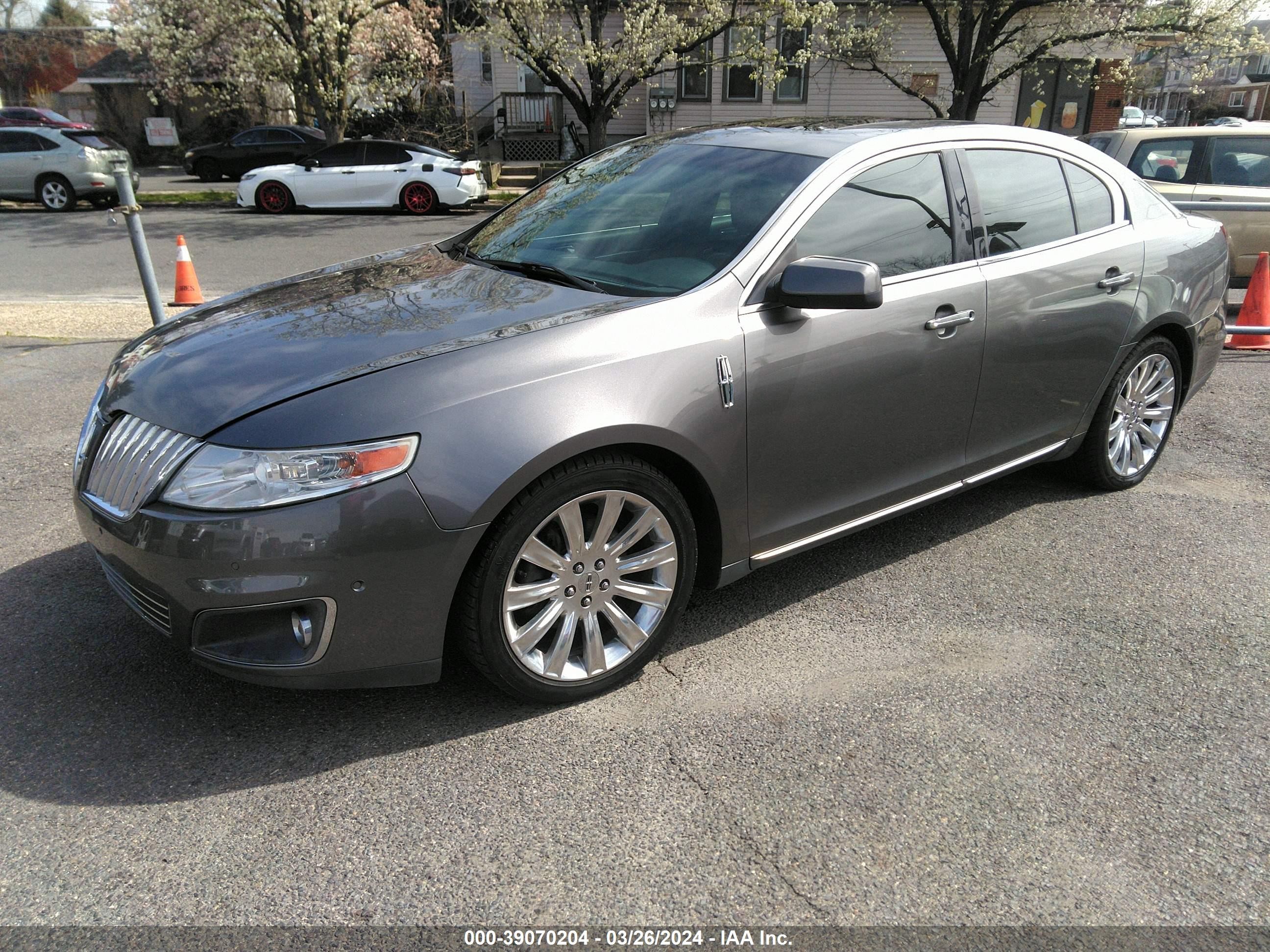 Photo 1 VIN: 1LNHL9FT5BG614063 - LINCOLN MKS 