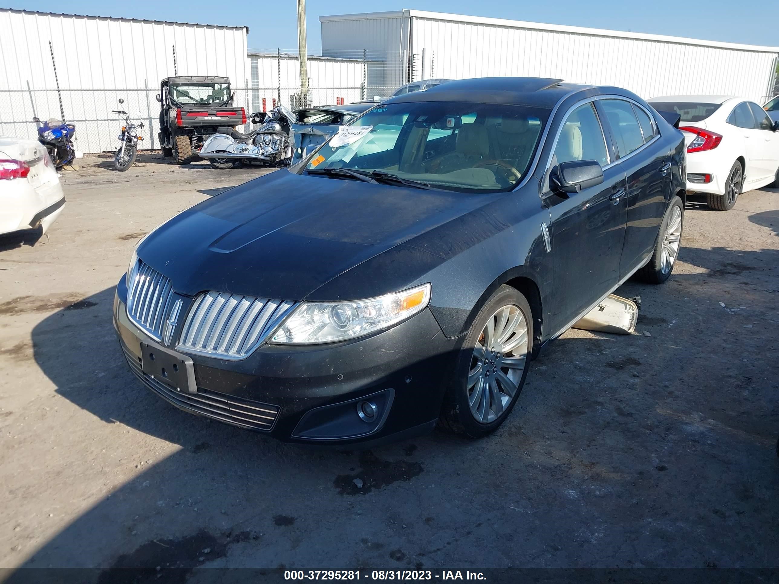 Photo 1 VIN: 1LNHL9FT7AG608280 - LINCOLN MKS 