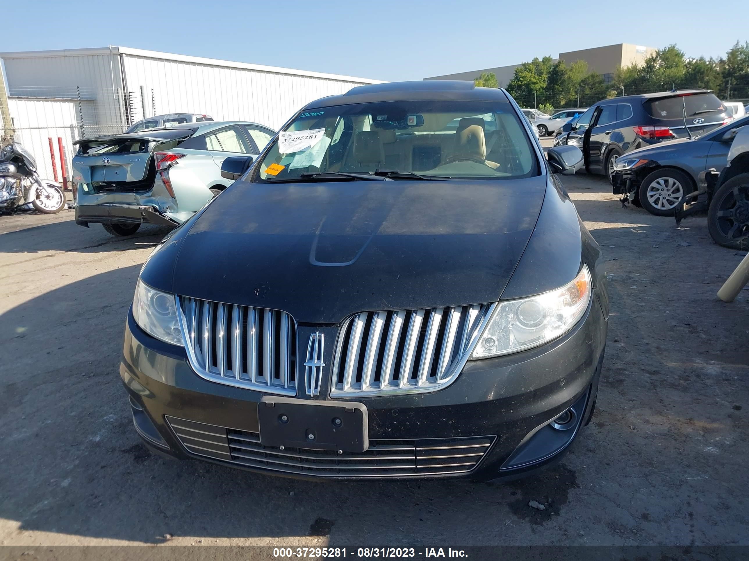 Photo 12 VIN: 1LNHL9FT7AG608280 - LINCOLN MKS 