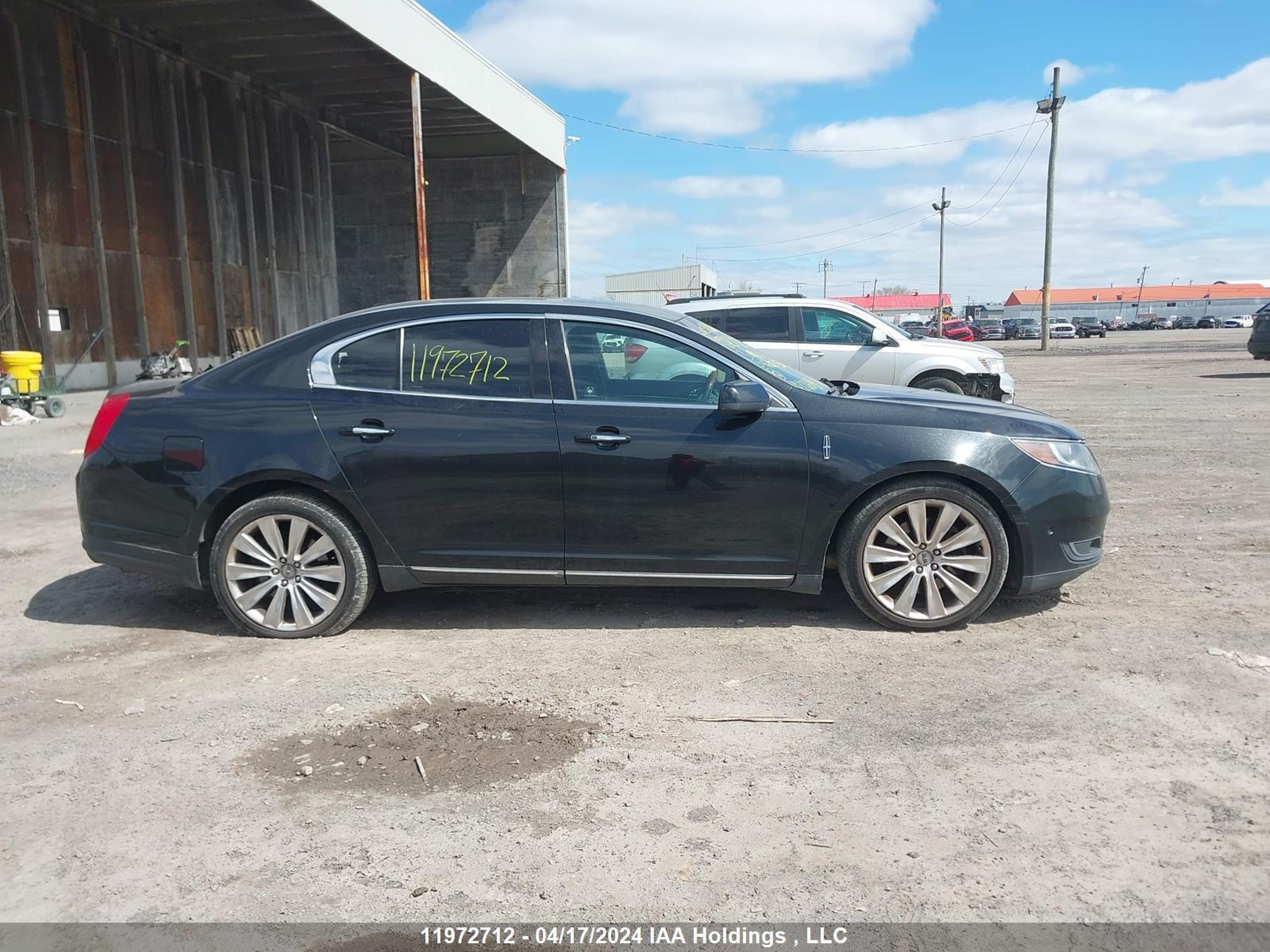 Photo 12 VIN: 1LNHL9FT7DG602452 - LINCOLN MKS 