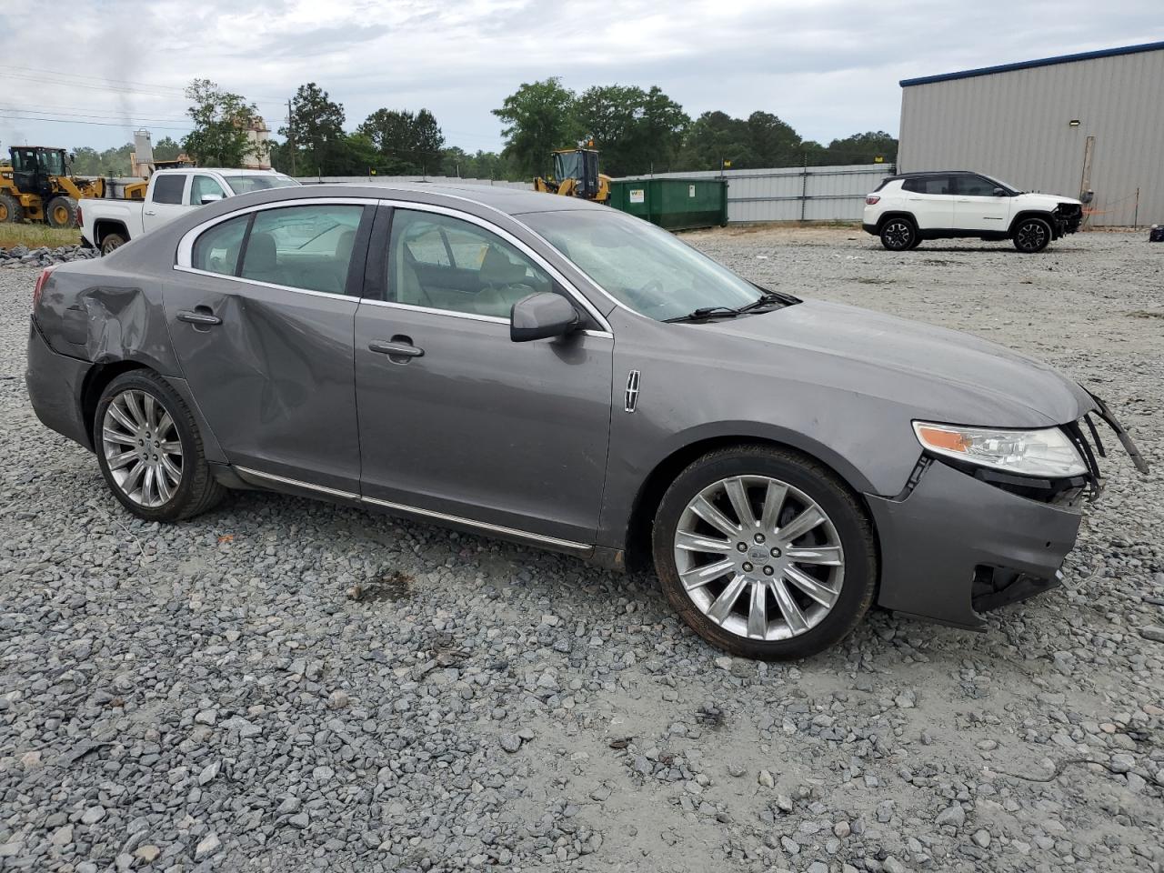 Photo 3 VIN: 1LNHL9FT8BG606488 - LINCOLN MKS 