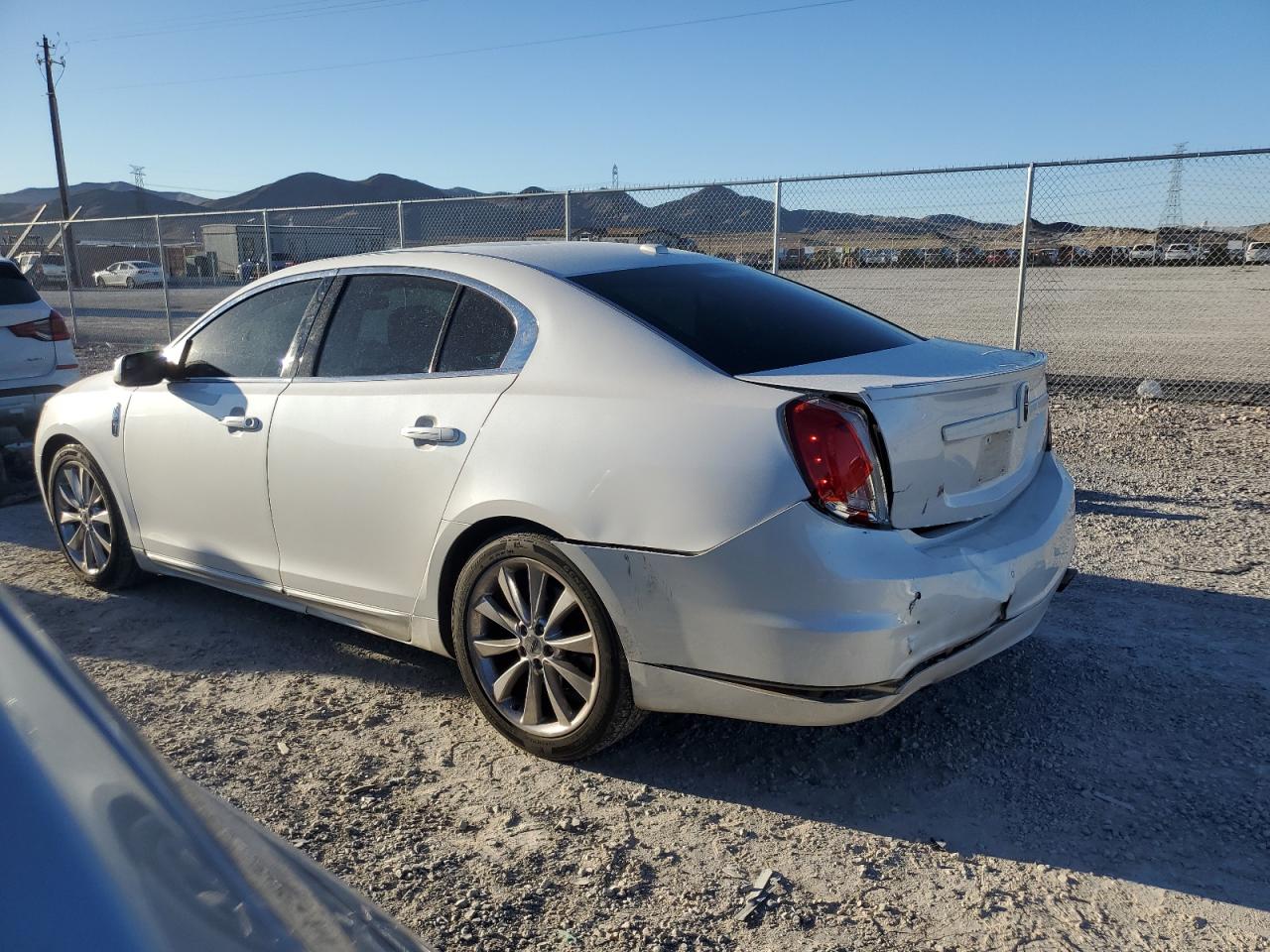 Photo 1 VIN: 1LNHL9FT9BG615328 - LINCOLN MKS 