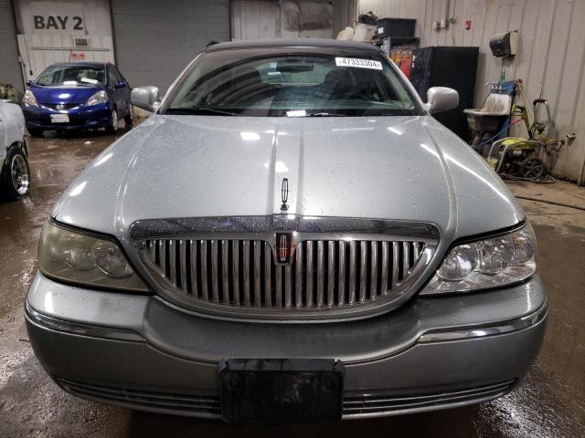 Photo 4 VIN: 1LNHM81V06Y650663 - LINCOLN TOWNCAR 