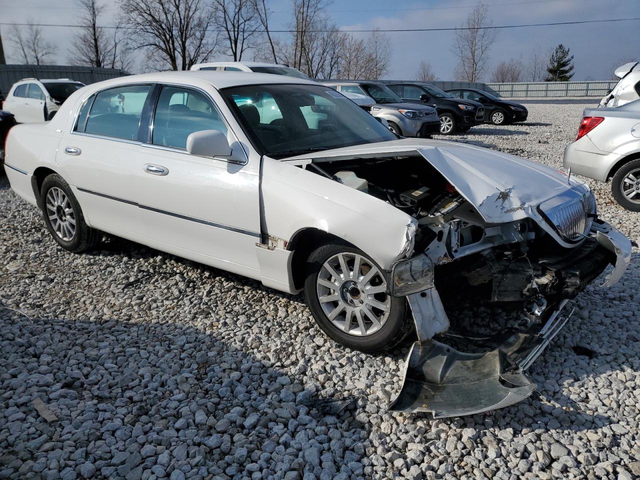 Photo 3 VIN: 1LNHM81V07Y629670 - LINCOLN TOWN CAR 