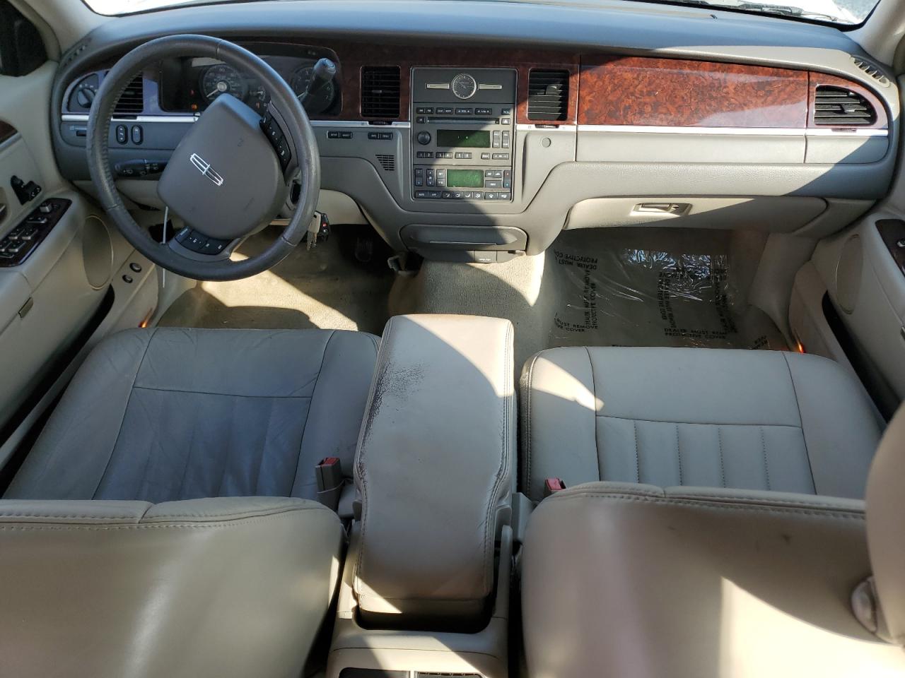 Photo 7 VIN: 1LNHM81V07Y629670 - LINCOLN TOWN CAR 