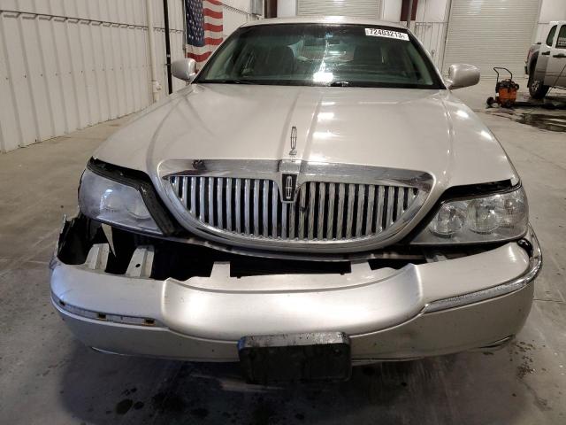 Photo 4 VIN: 1LNHM81V17Y630648 - LINCOLN TOWN CAR S 