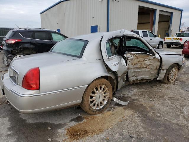 Photo 2 VIN: 1LNHM81V27Y638192 - LINCOLN TOWNCAR 