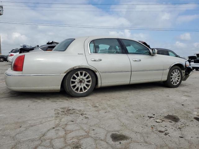 Photo 2 VIN: 1LNHM81V37Y610580 - LINCOLN TOWNCAR 